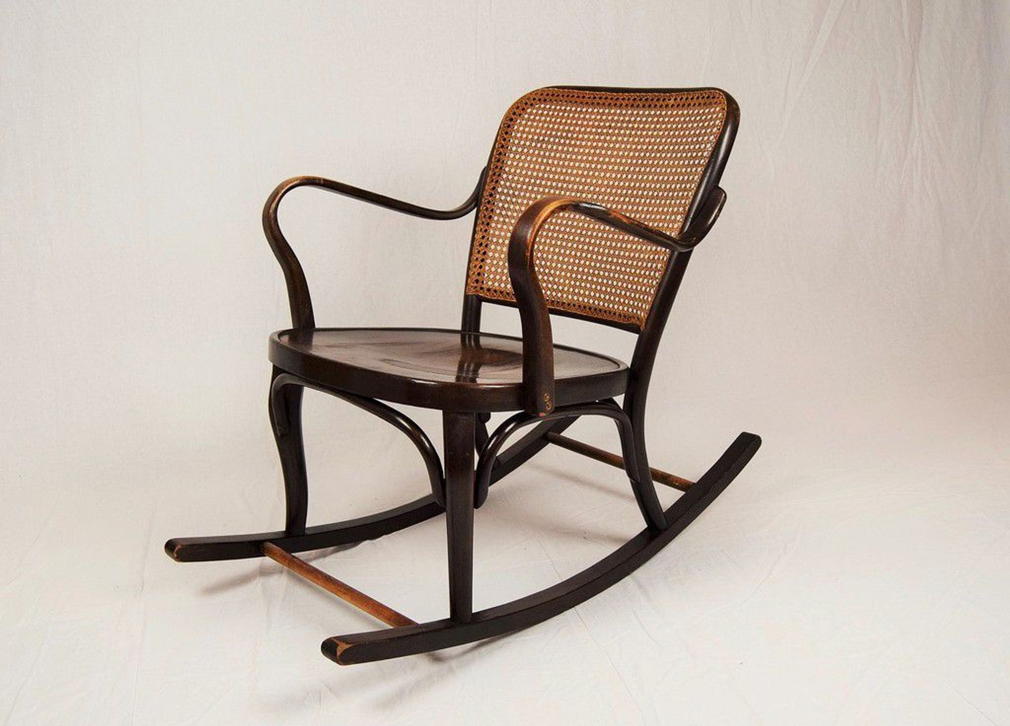 Rocking chair A752 par Josef Frank pour Thonet 1930s