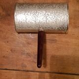 Silver metal table crumbs with wooden handle