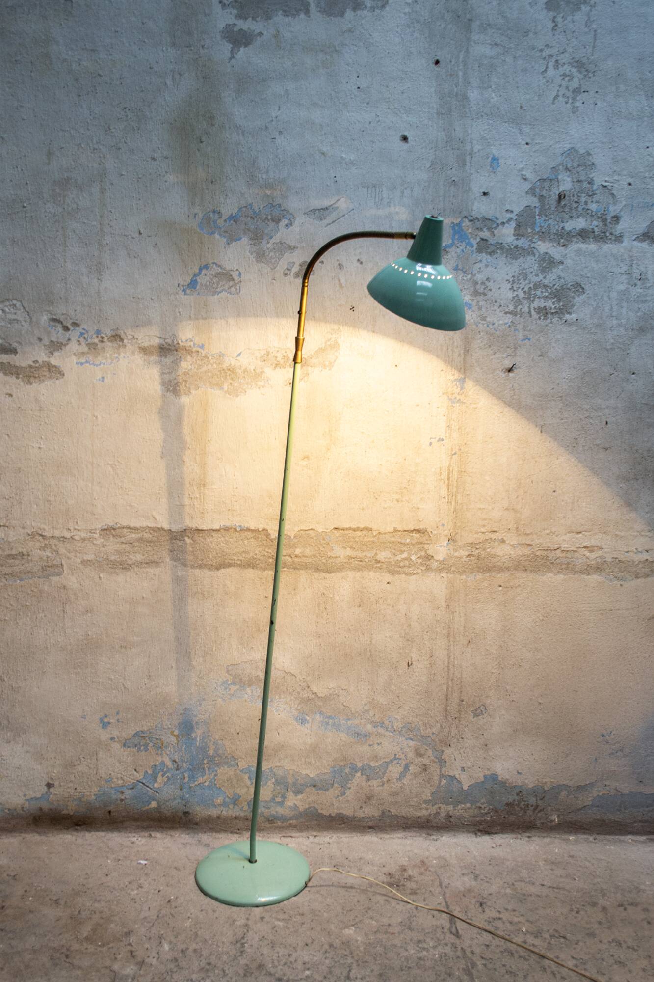 Lampada da terra Vintage en Ferro e ottone smaltato Anni '50