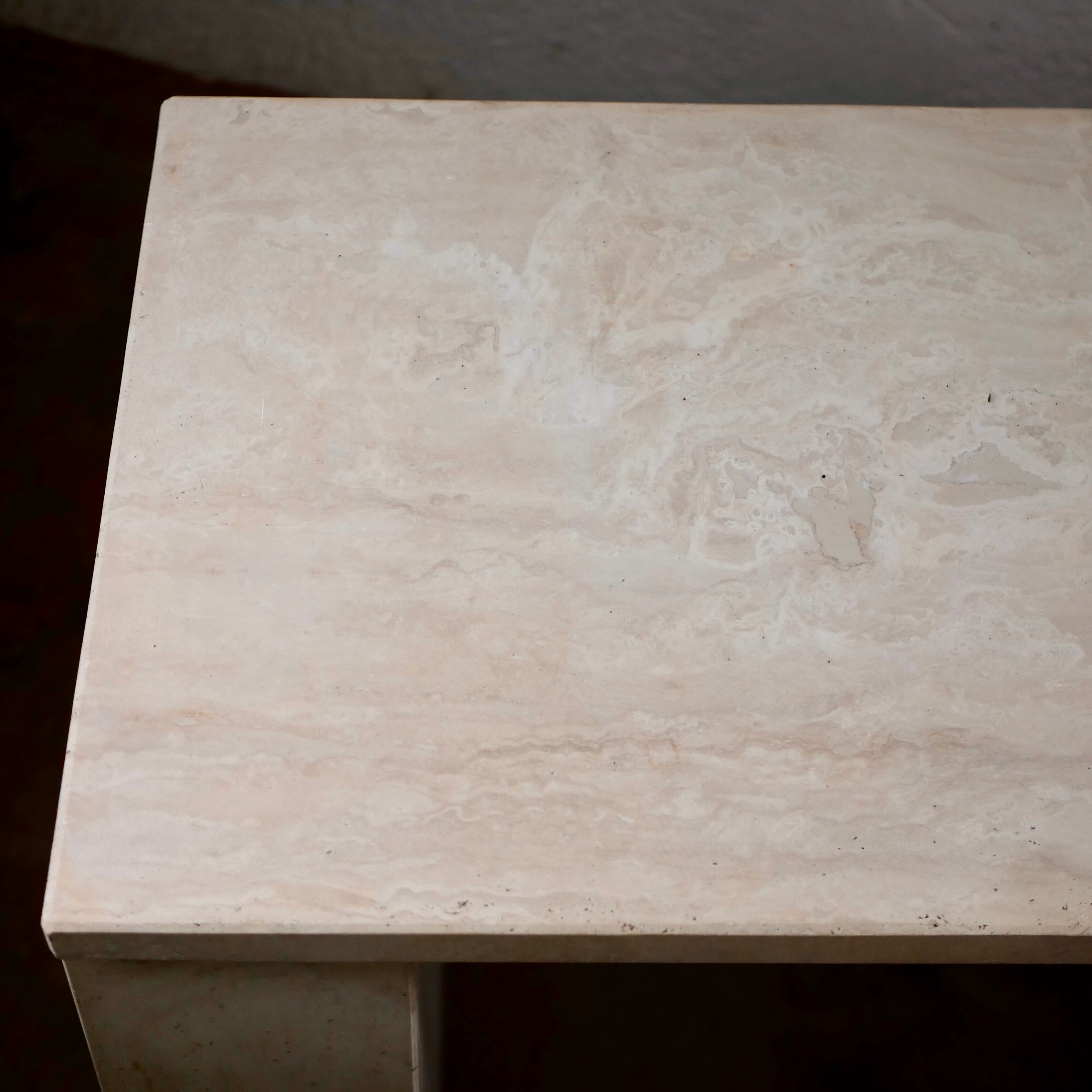 Cinna travertine desk