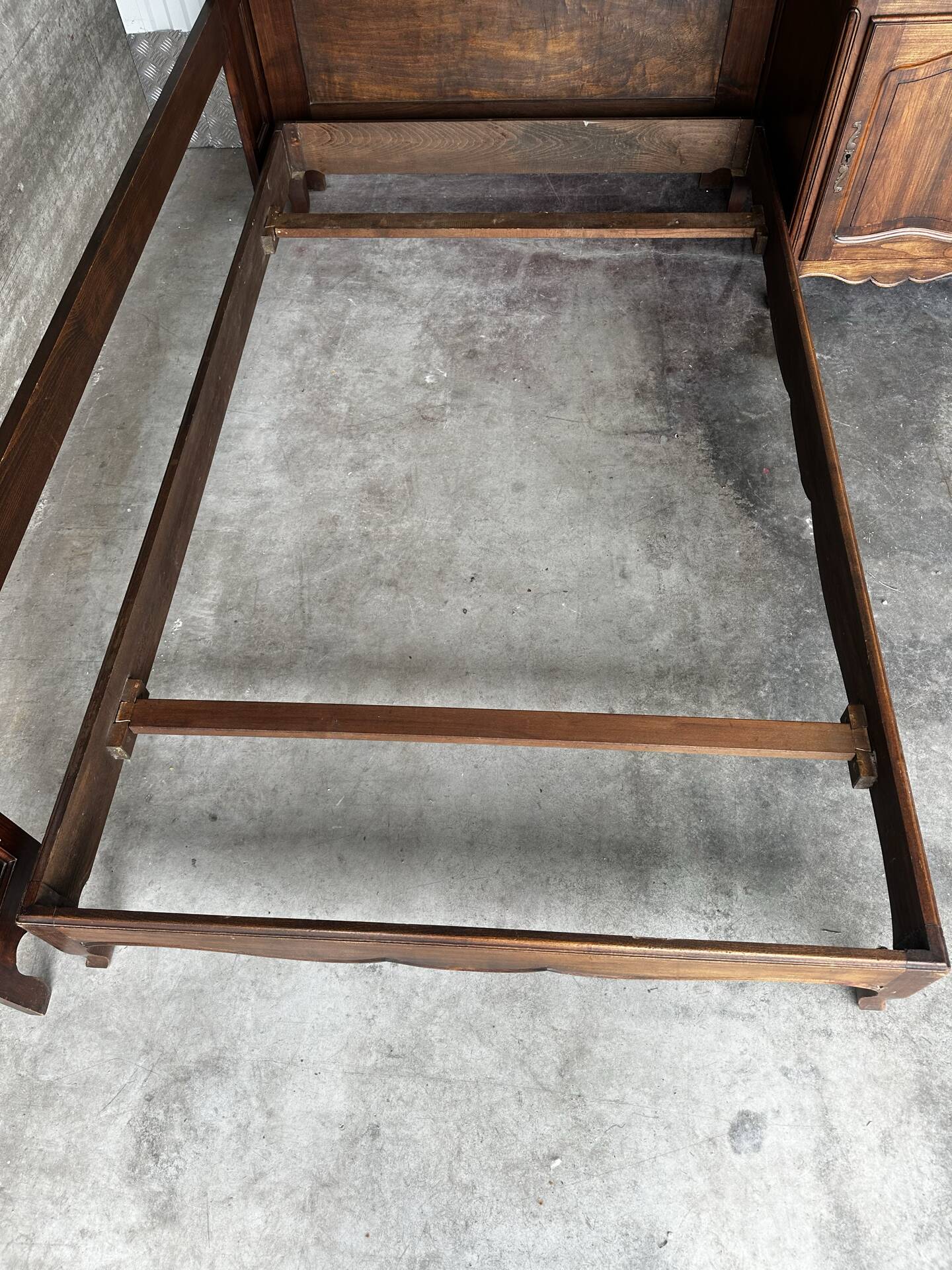 Solid wood bookshelf - French work from the 1950s