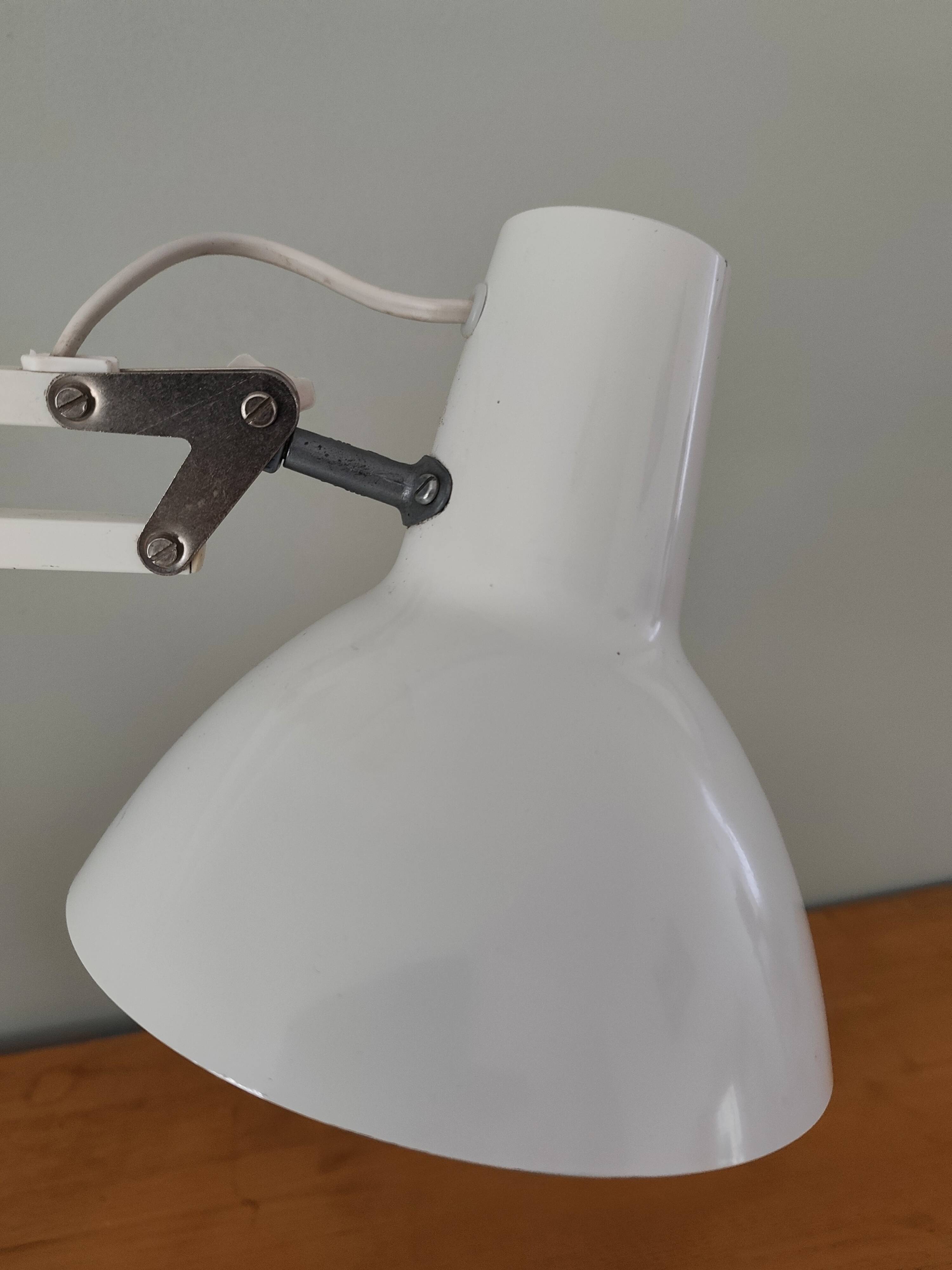 White articulated desk lamp