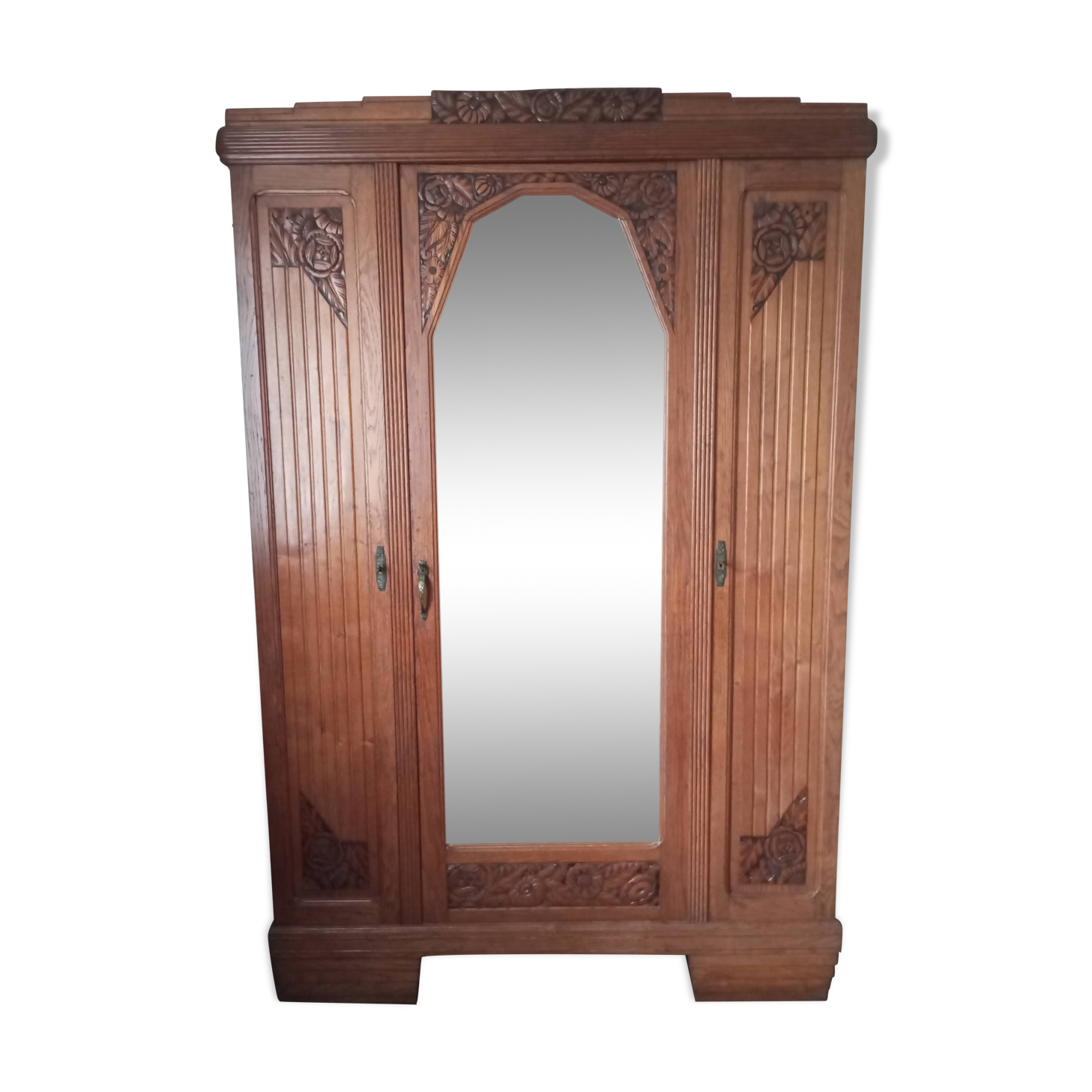 Old wardrobe from the 40s