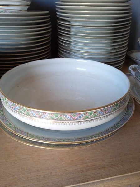 Table service 83 pieces Lions of faience Limoges