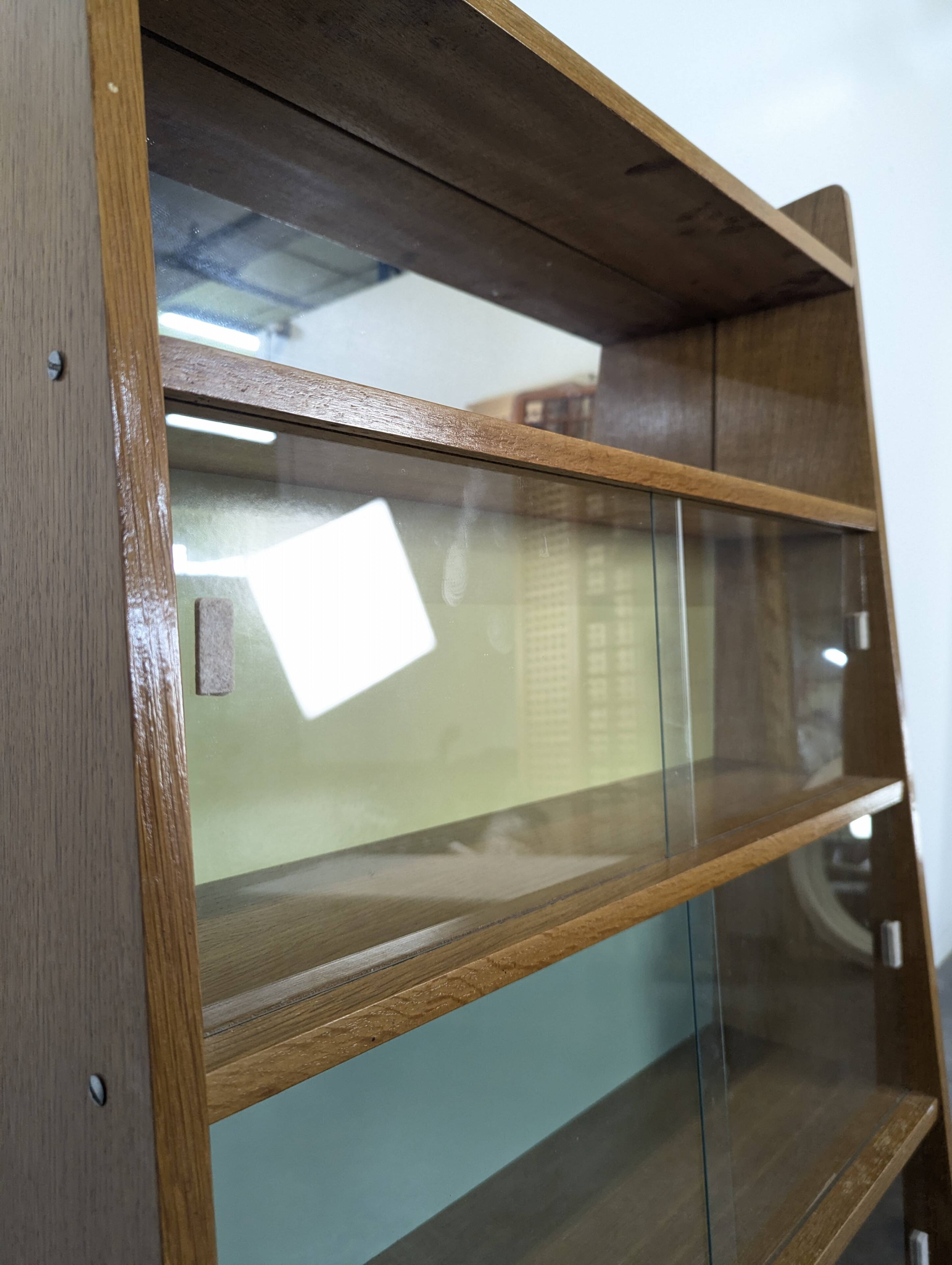 Etagère dans le goût de Guariche, années 50
