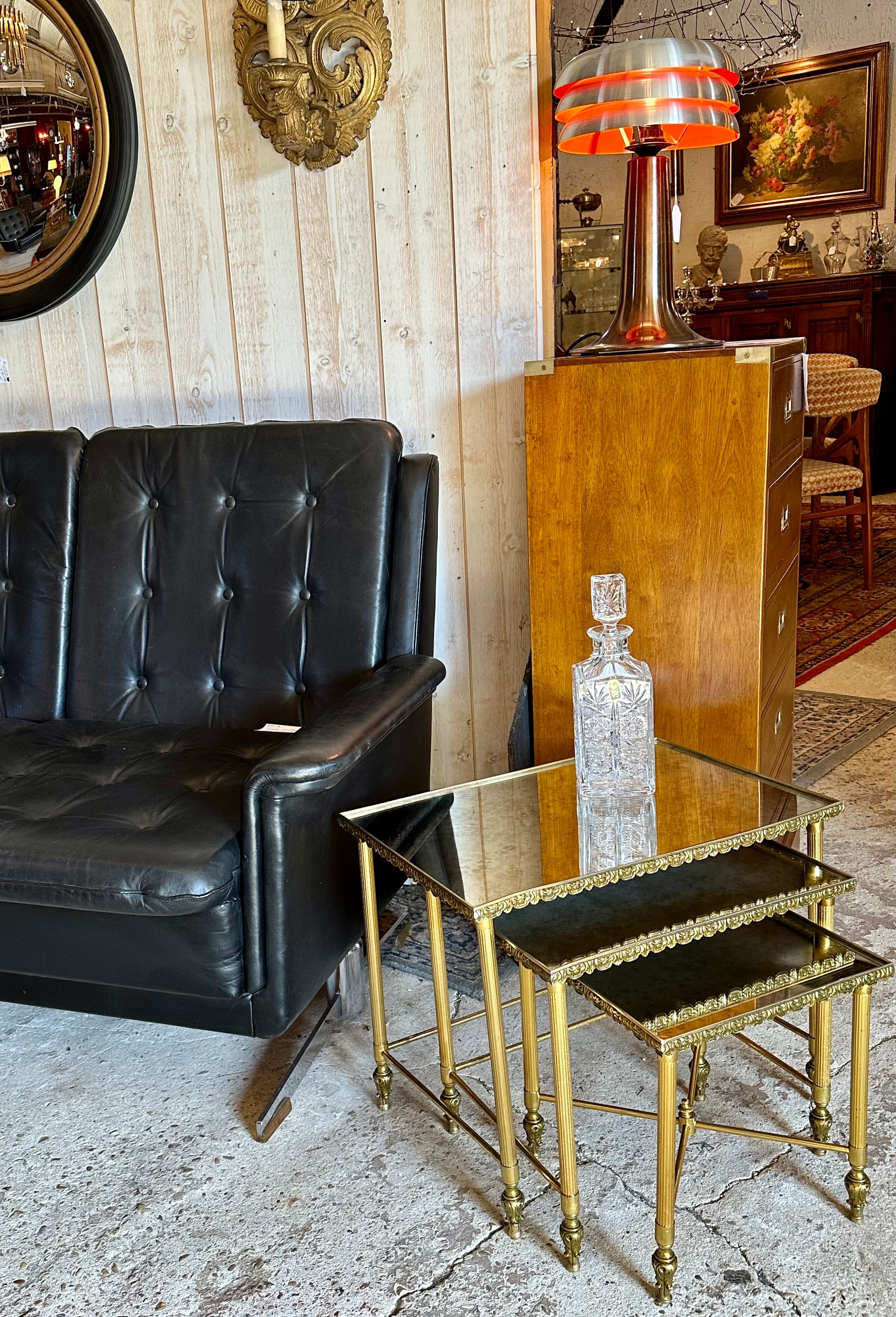 Vintage 70's nesting table in brass and mirror
