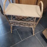 Porte revue en rotin vintage