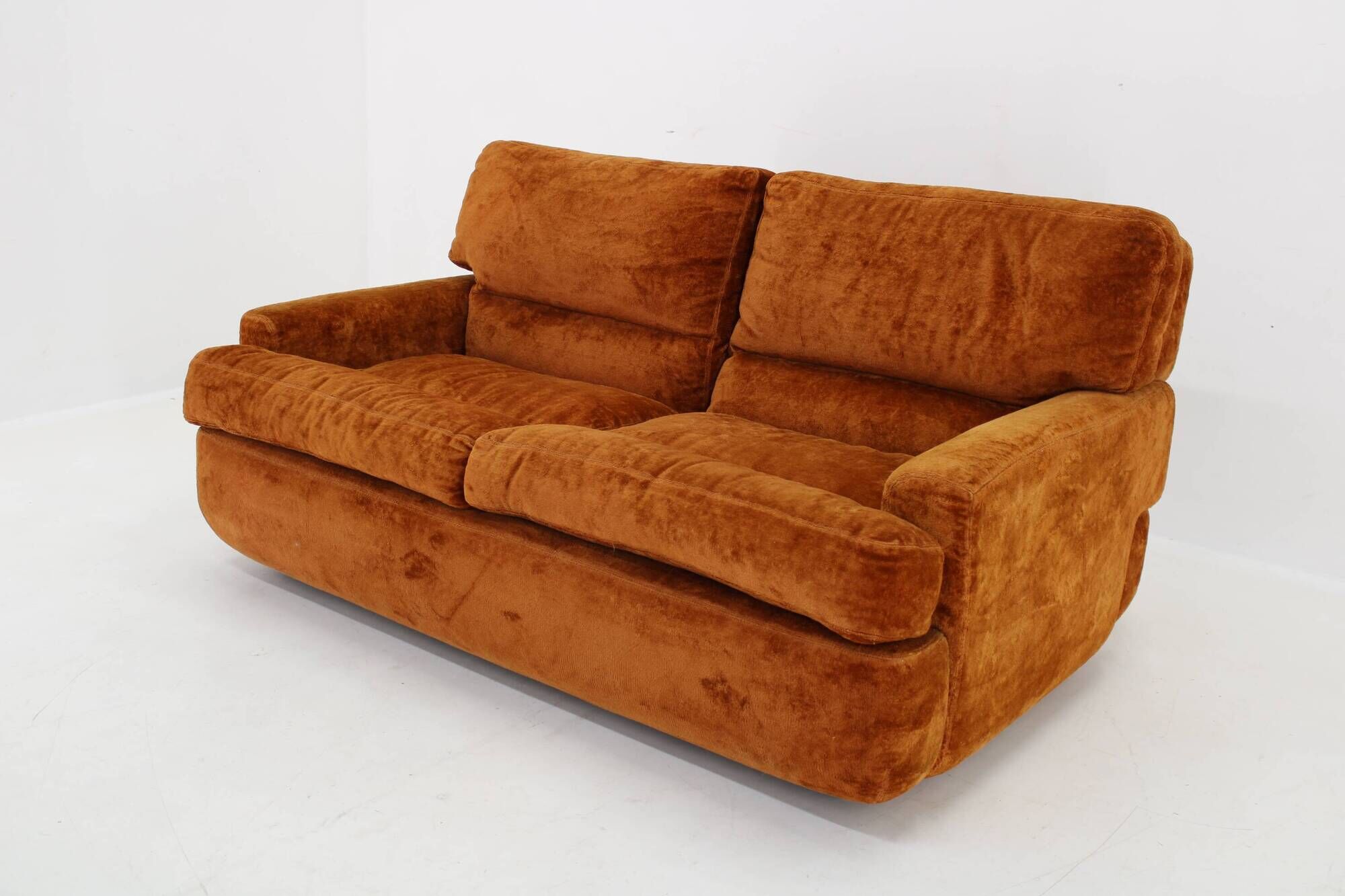 1970s Saporiti 2-Seater Sofa in Velvet, Italy