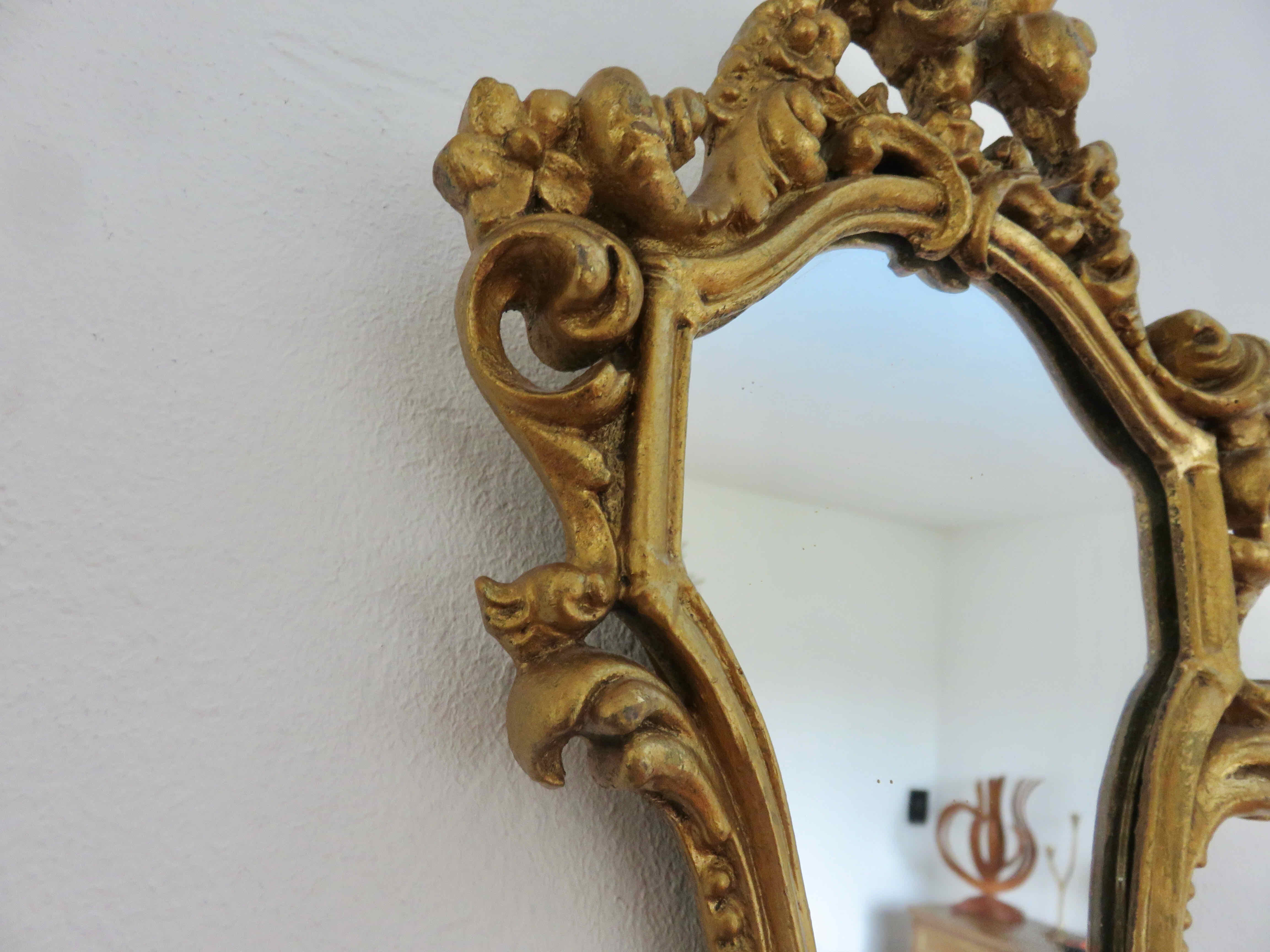 Baroque style mirror in gilded resin 60s 70s