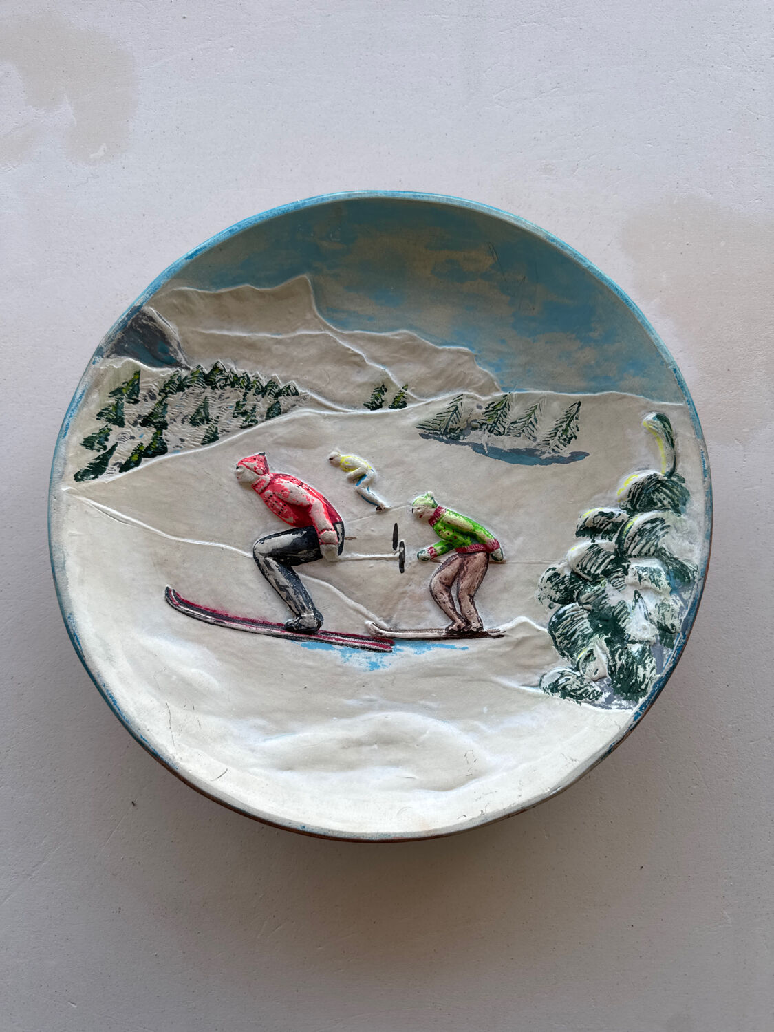Decorative ceramic plate from Vallauris – Relief ski scene