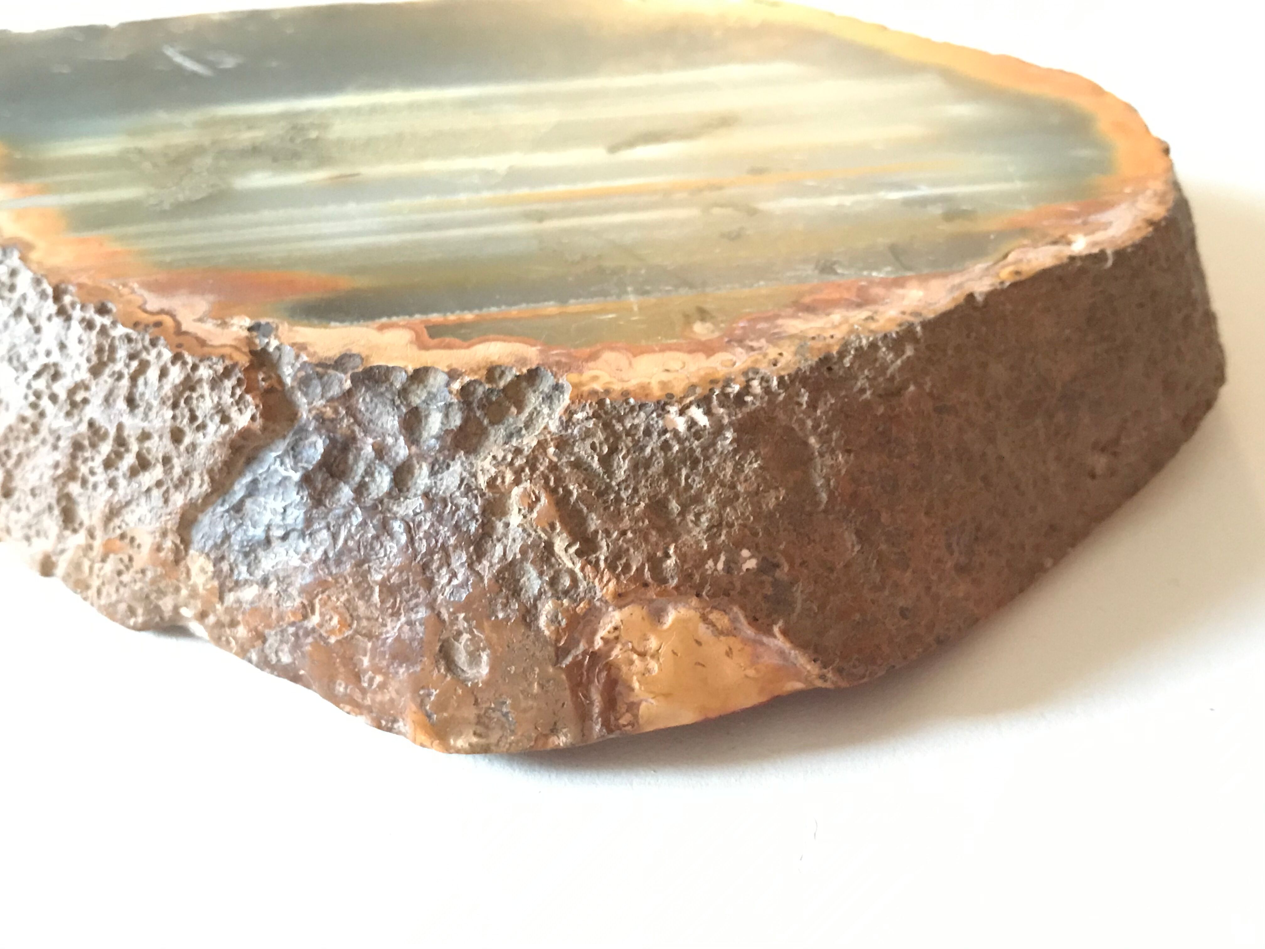 Ashtray in agate