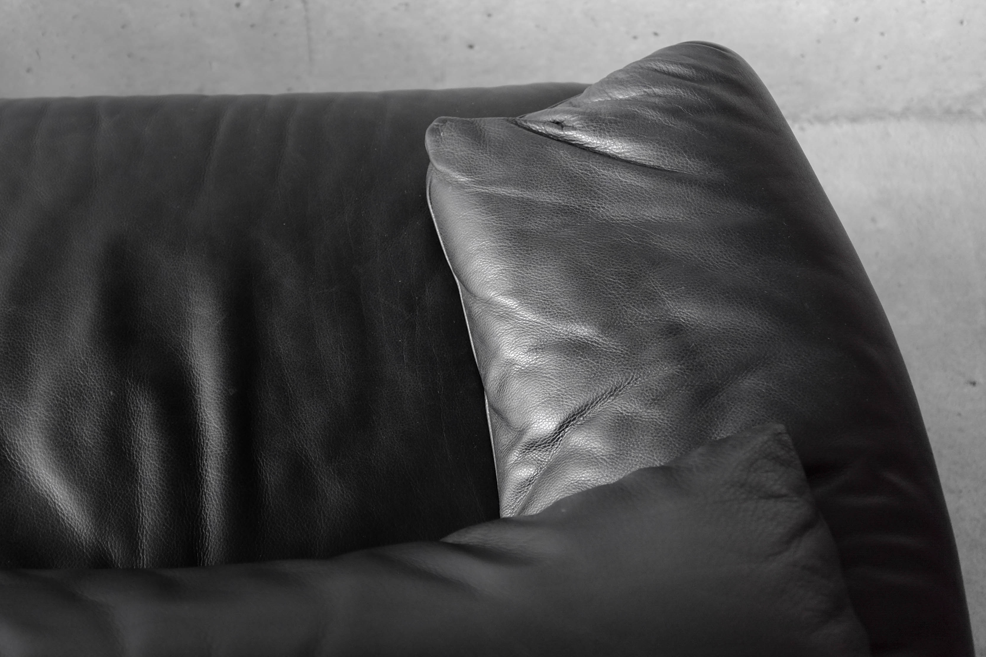 Maralunga black leather sofa 3 seater, Vico Magistretti for Cassina