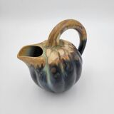 Melon slip pitcher