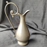 Ewer "the tins of the manor"