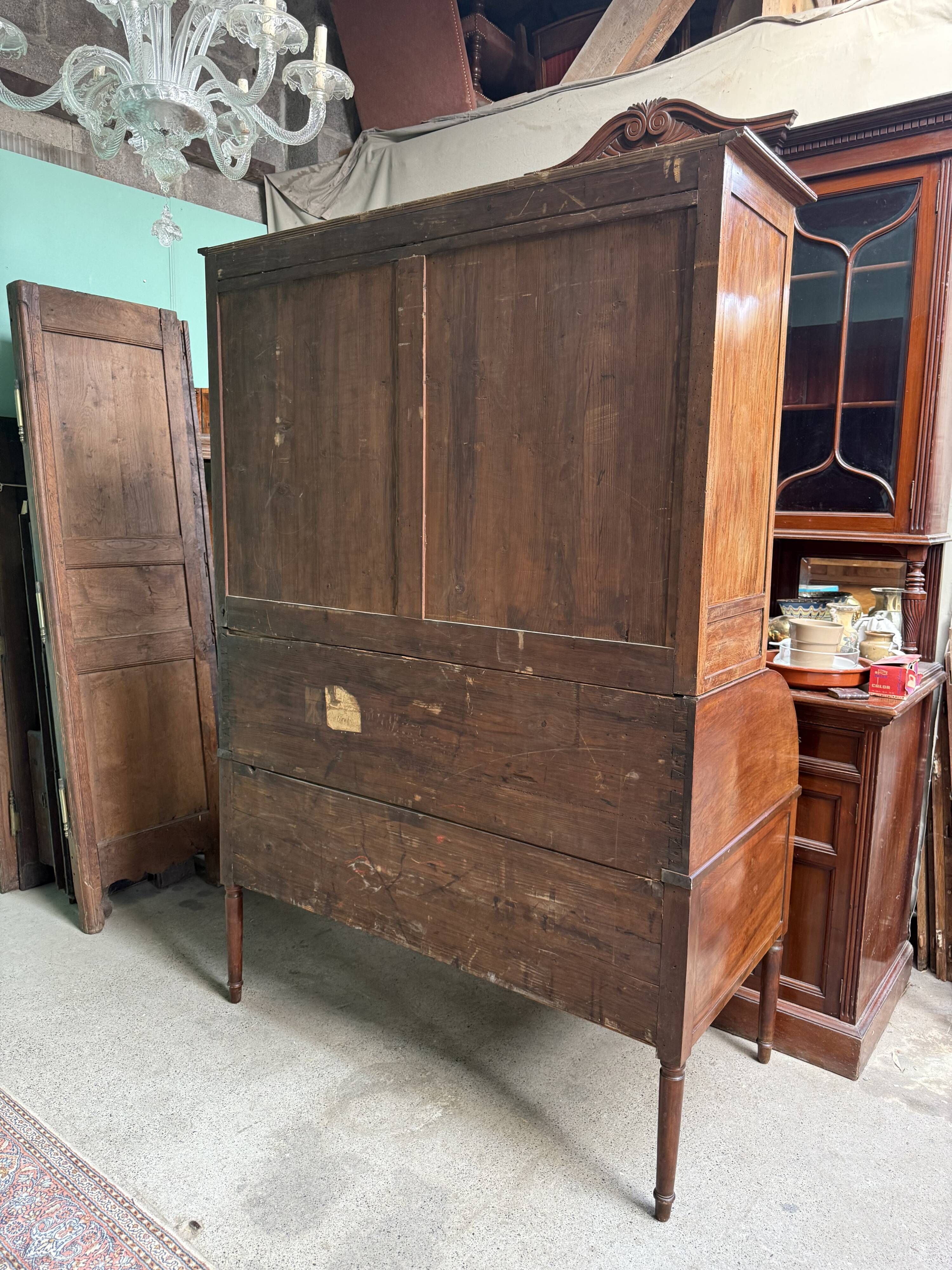 Cylinder desk in mahogany from the Directoire period.