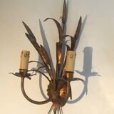 Paire d'appliques en métal doré aux epis de blé. travail français. vers 1970