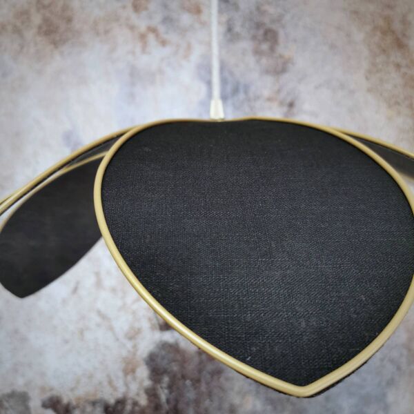 Suspension fleur structure métal et 6 pétales en lin noir