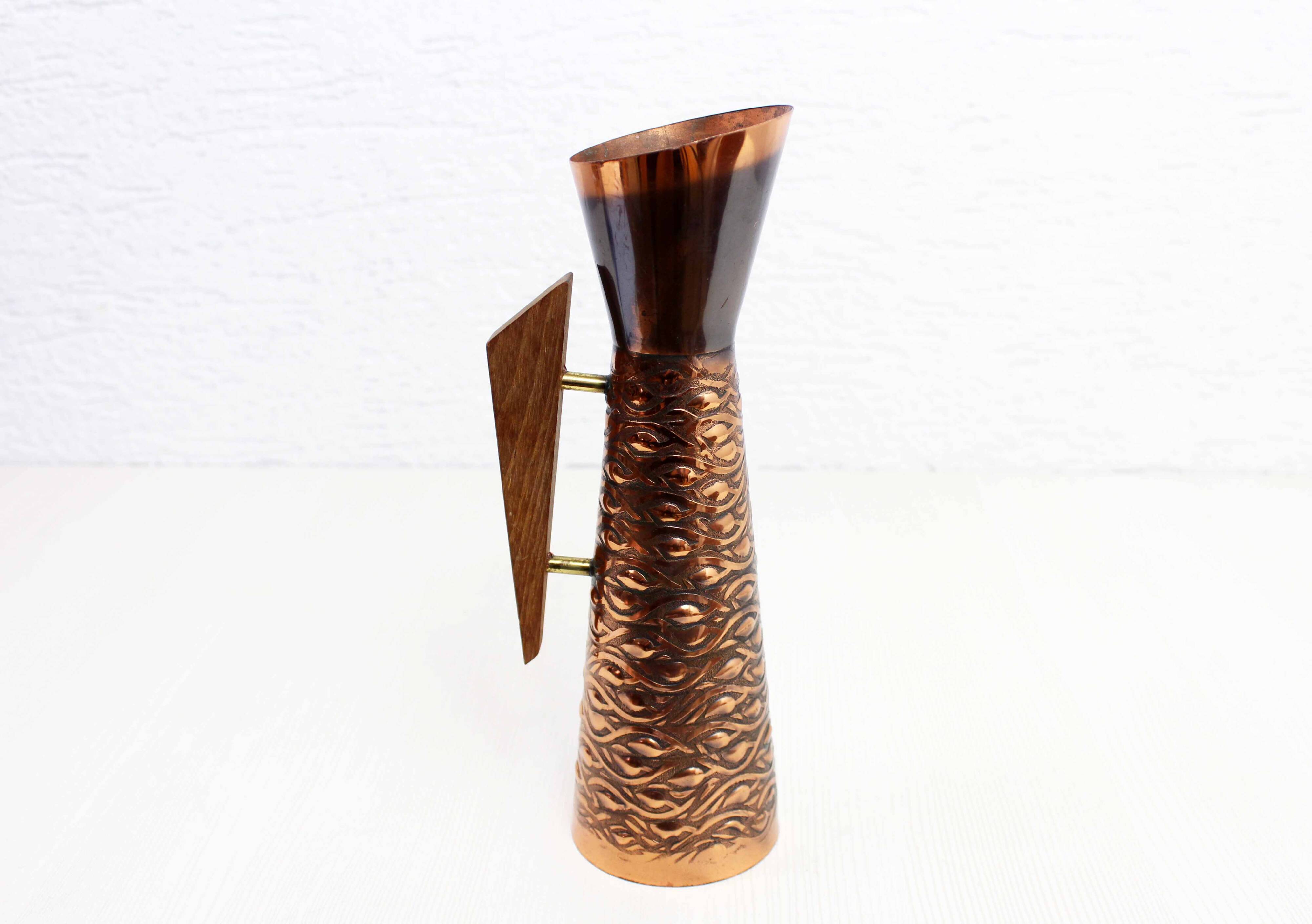 Vase vintage en cuivre et teck