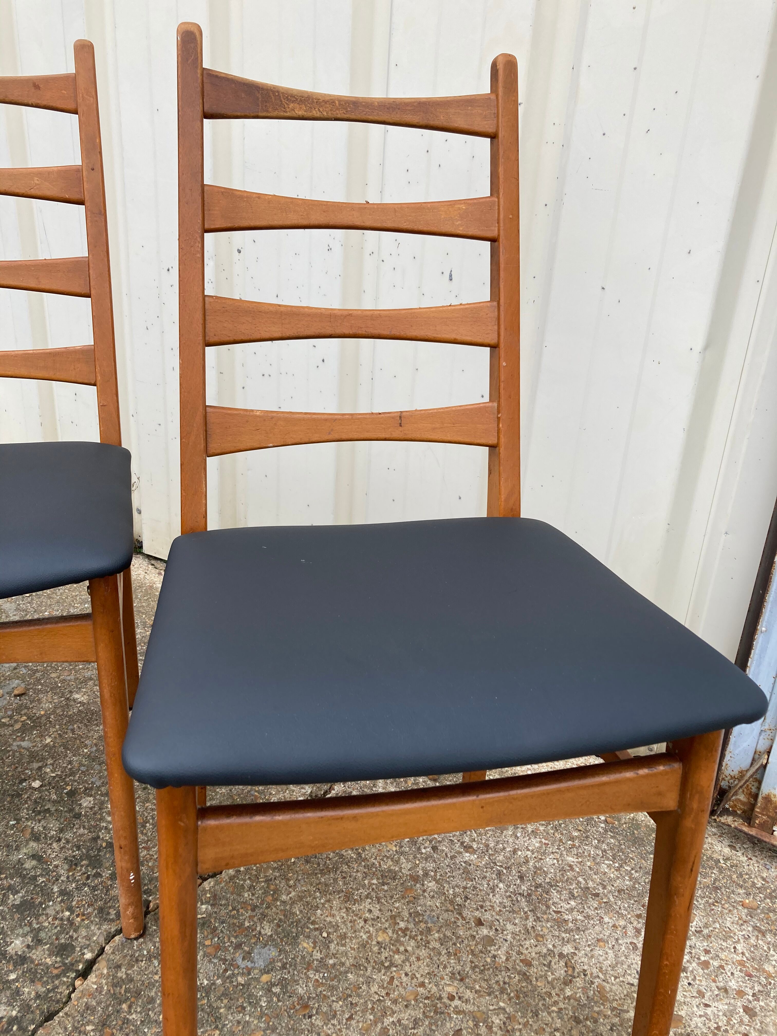 Set of 3 old scandinavian chairs, 60