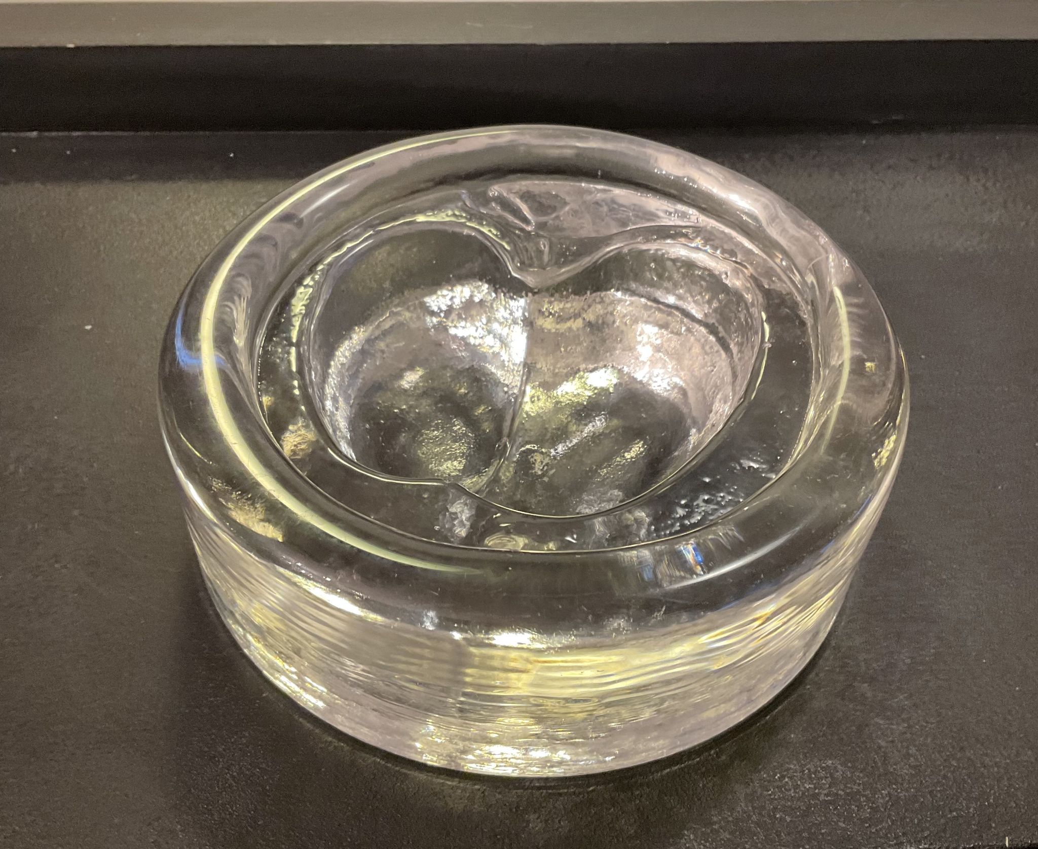 Vide poche vintage pomme en verre moulé