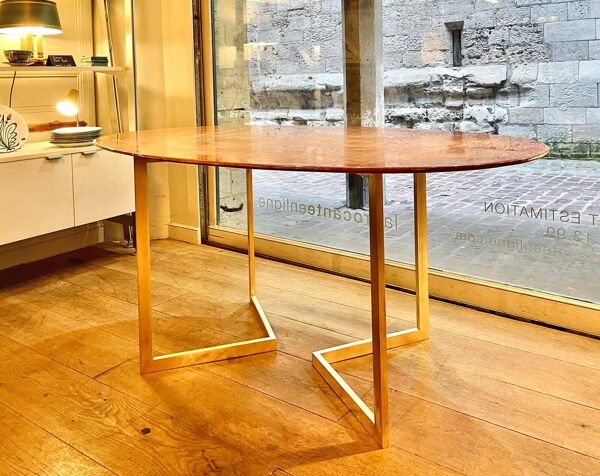 Table ovale en marbre rouge Alicante années 70