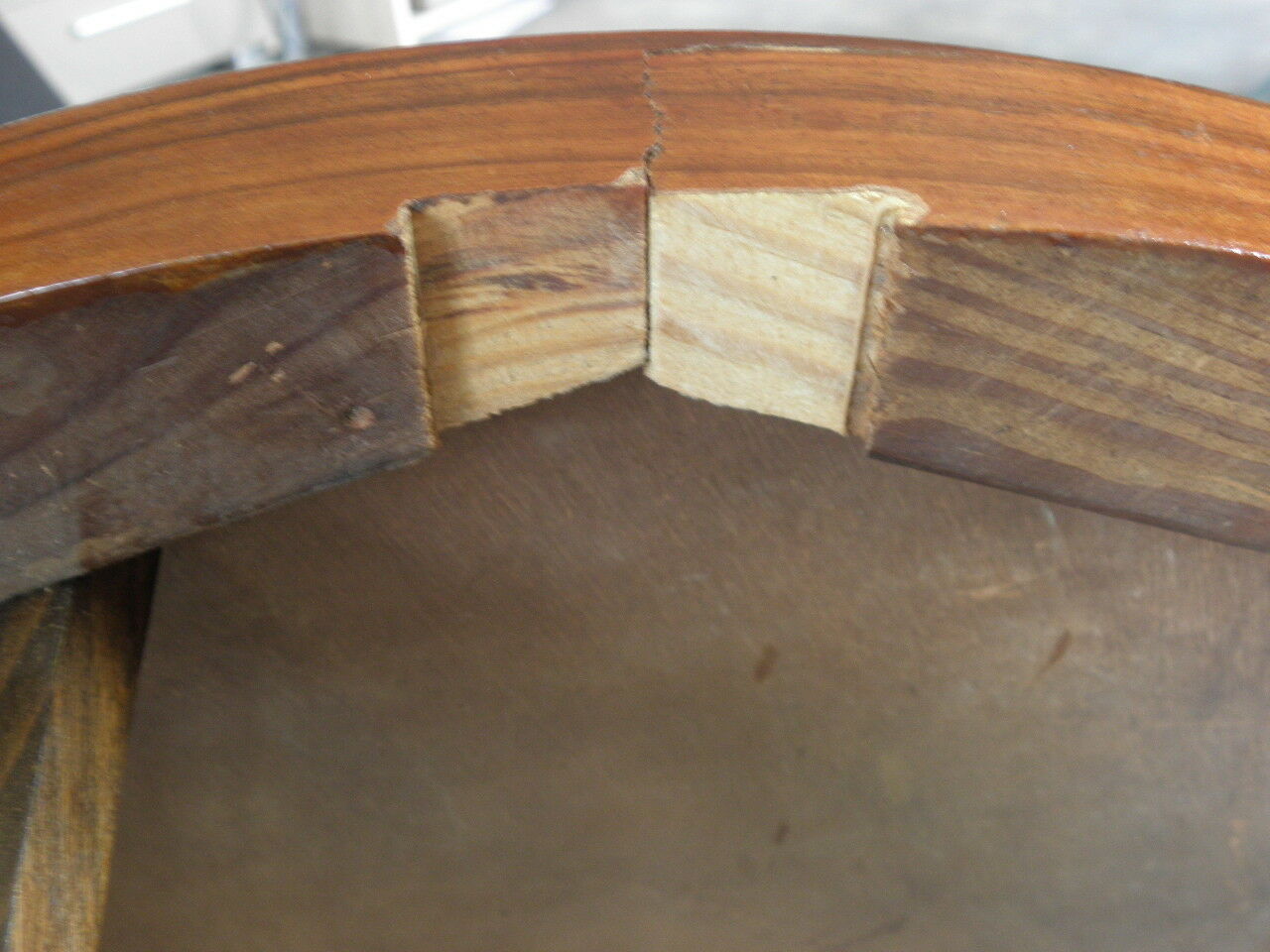 Table basse en bois art déco