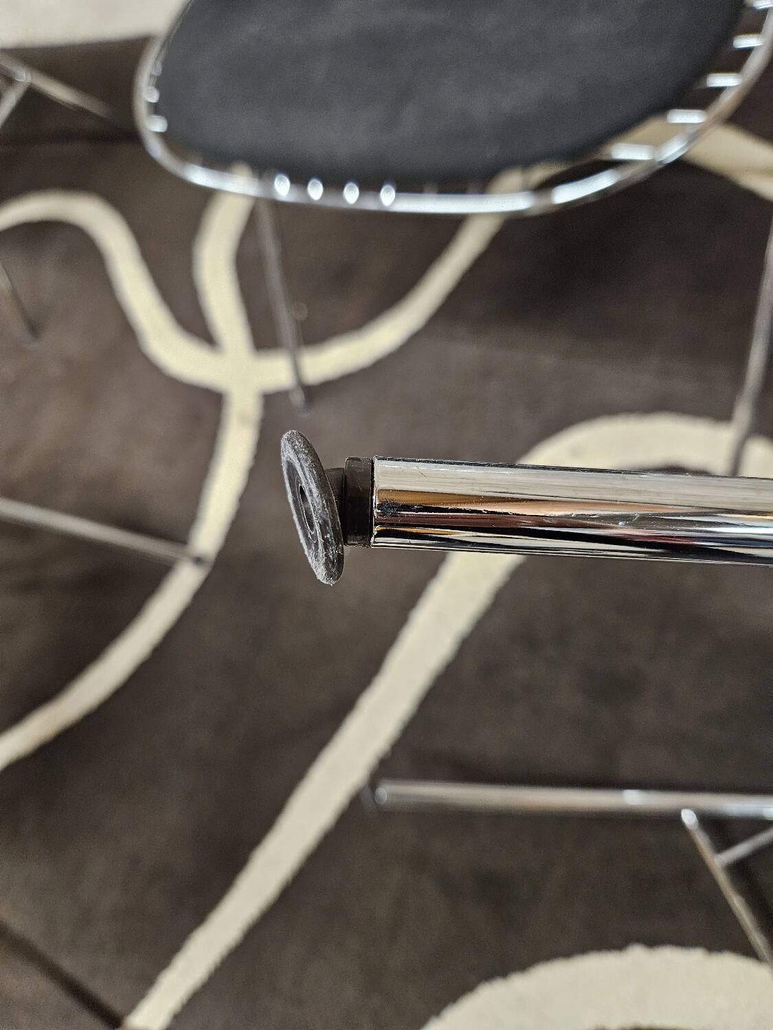 4 metal mesh chairs