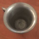 Tasse en étain