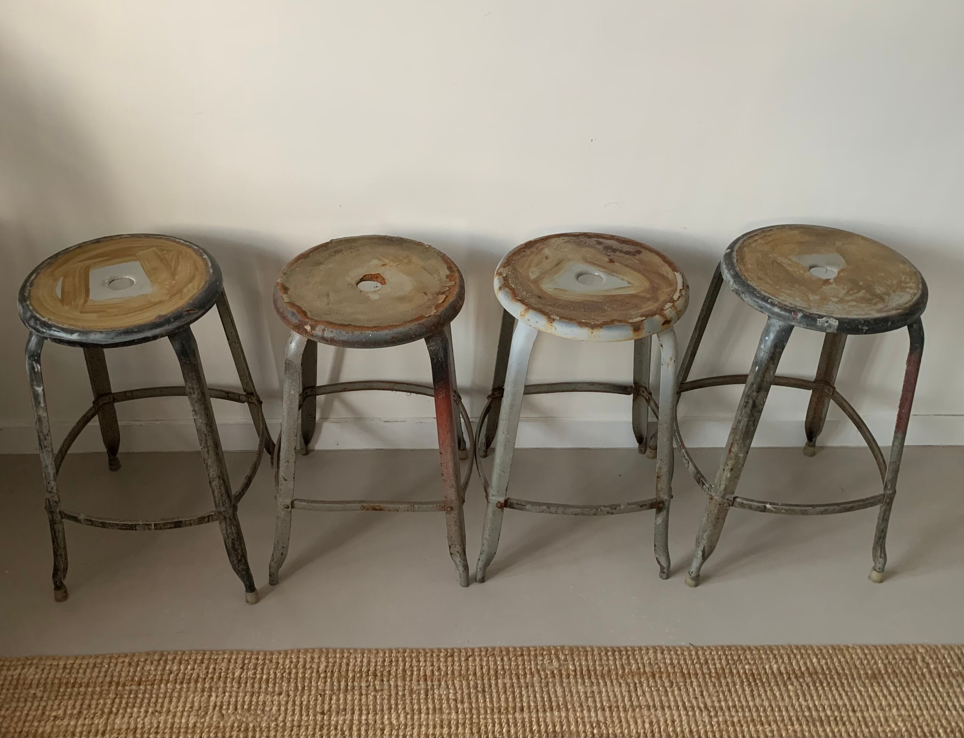 Lot 4 tabourets Nicolle anciens