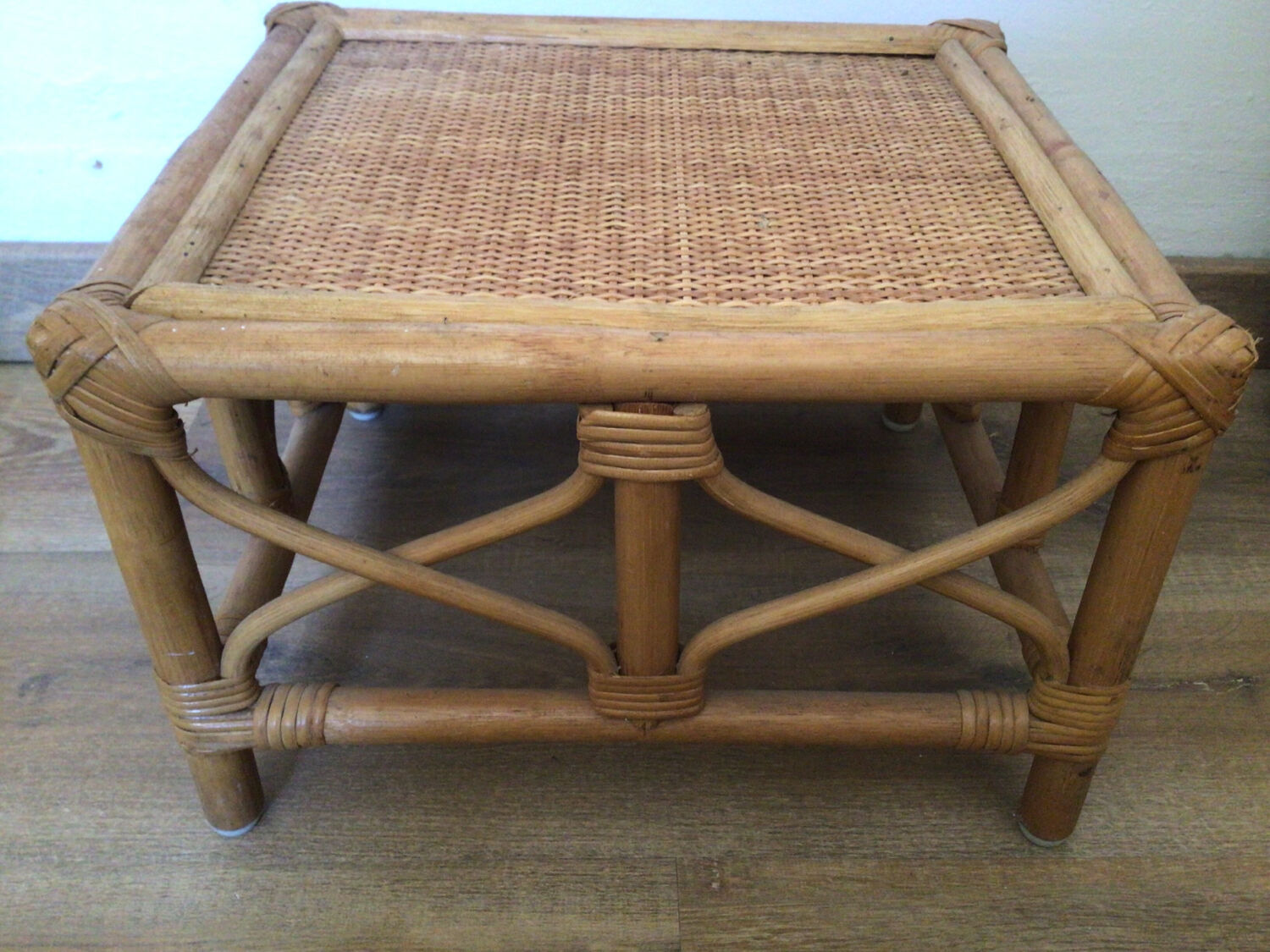 Table basse en rotin