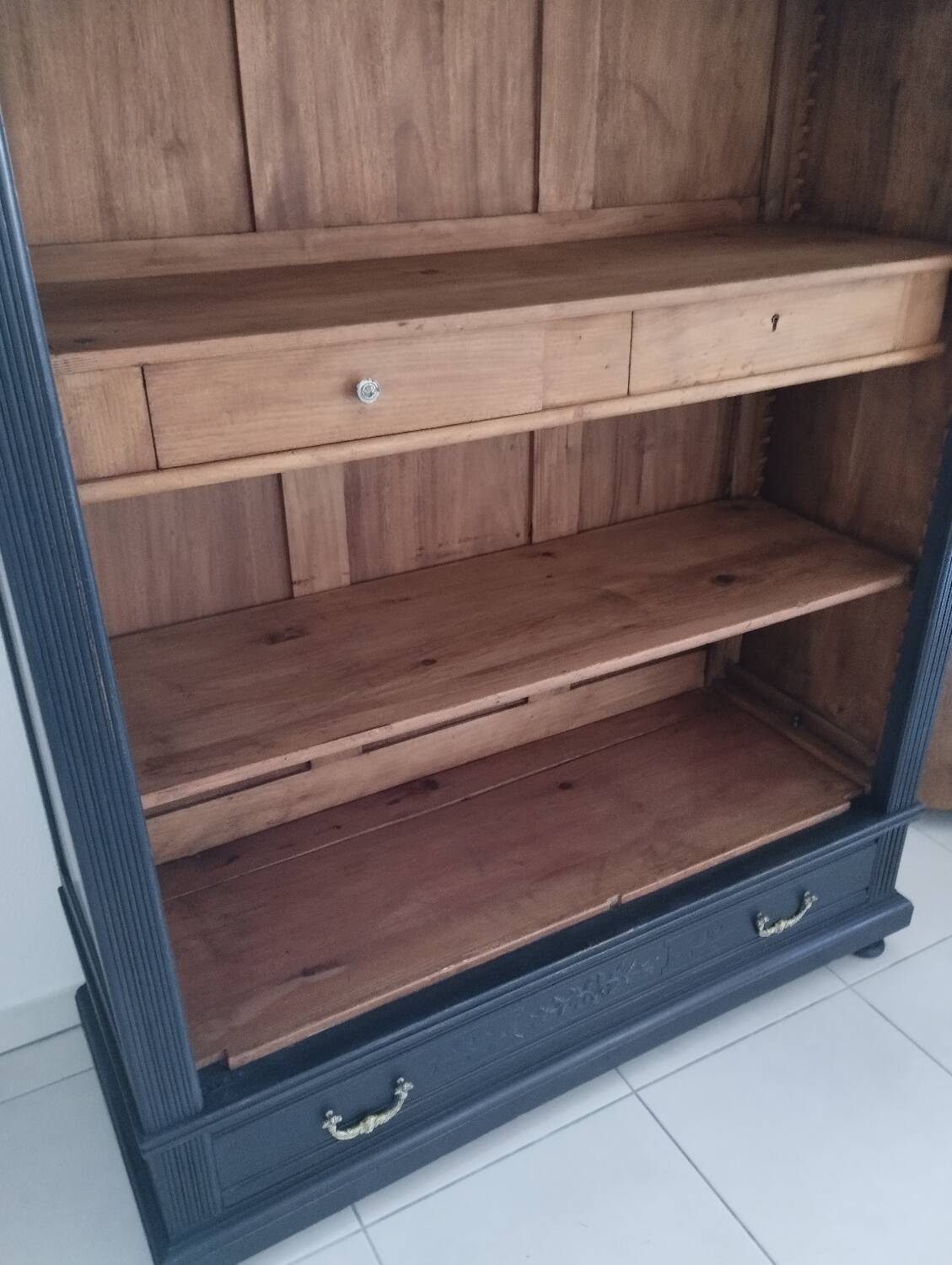 Old library black patina chalk paint