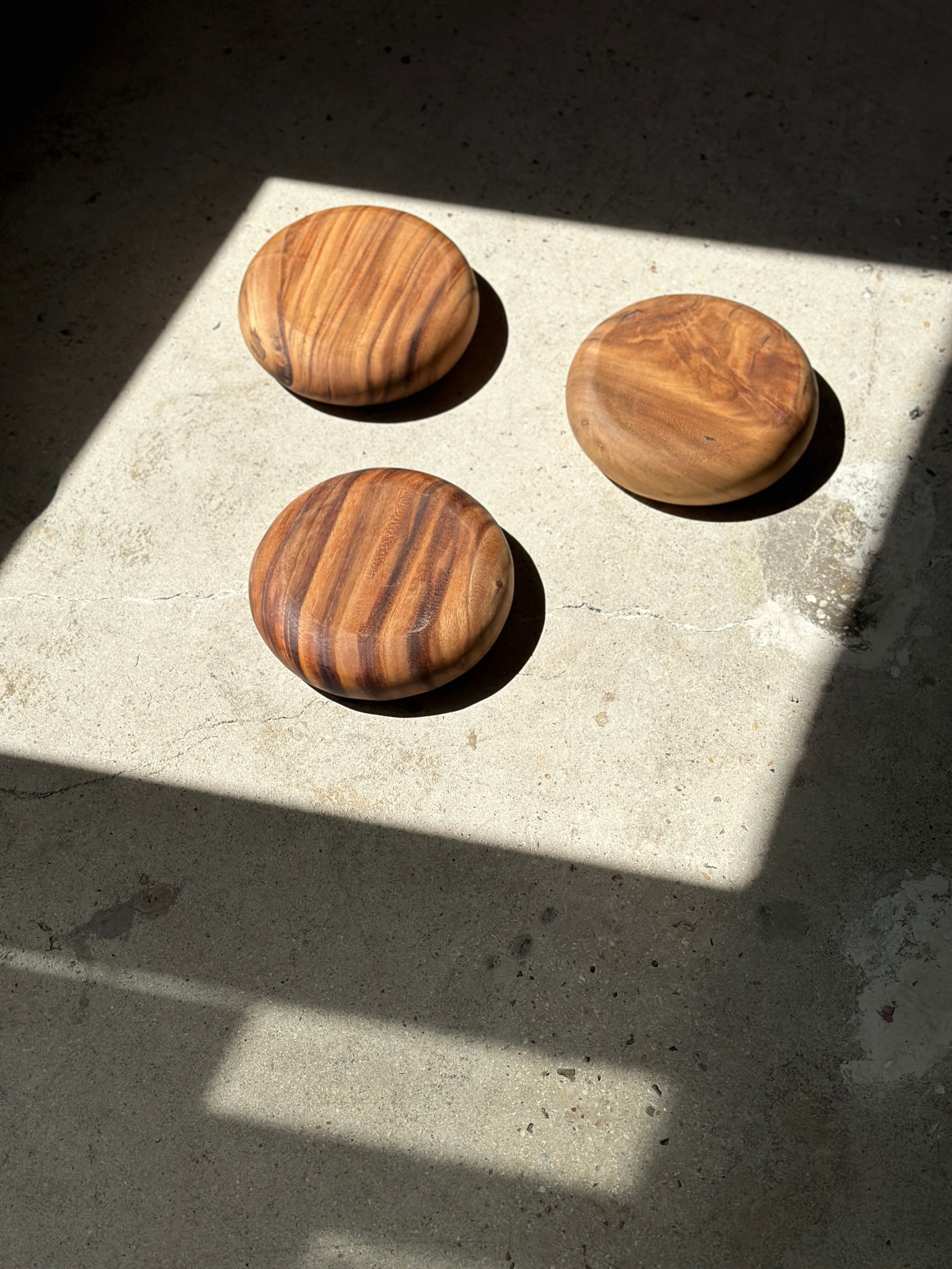 Bowl or monoxyl teak cut d:25.5