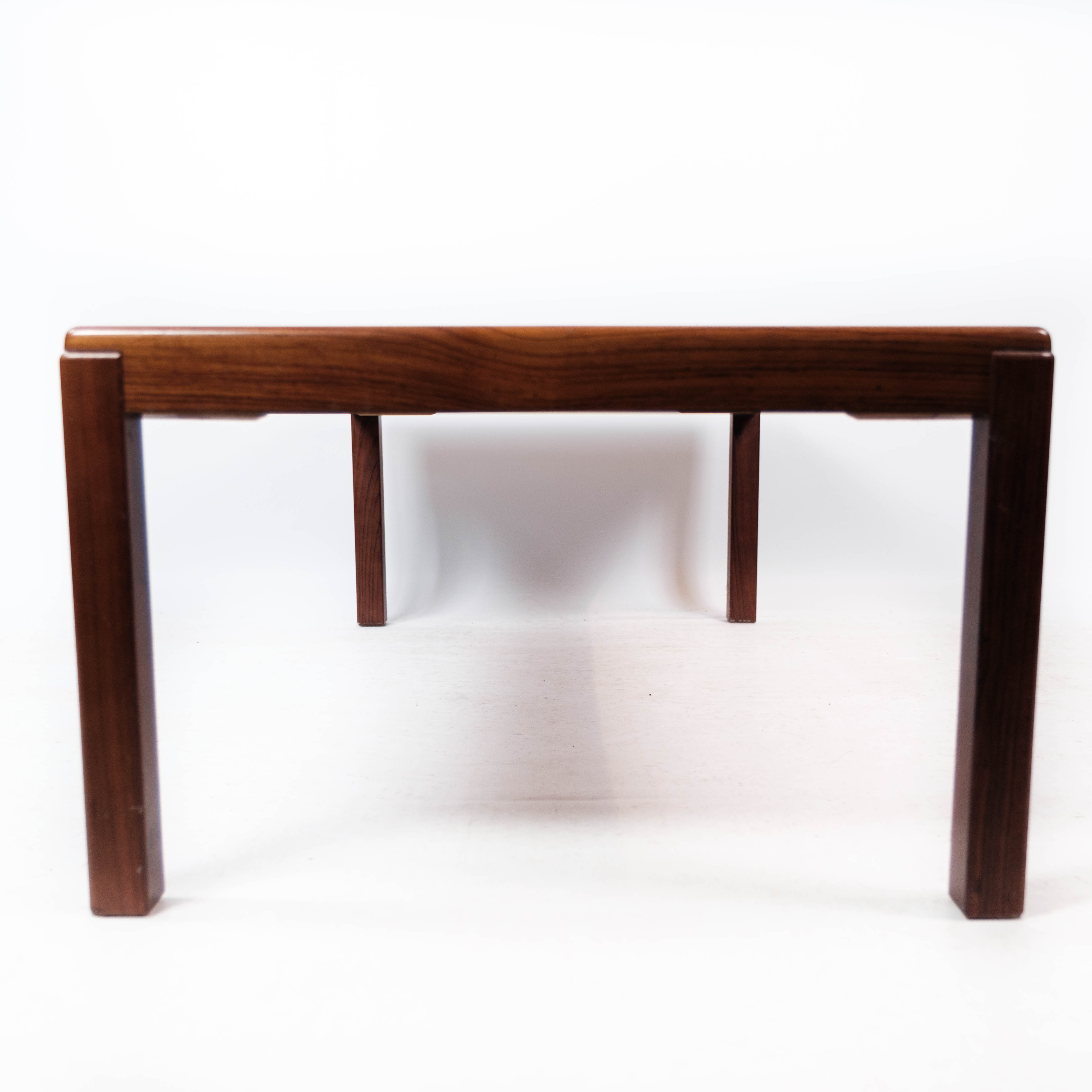 Coffee table in rosewood of Danish design manufactured by Vejle Furniture in the 1960s
