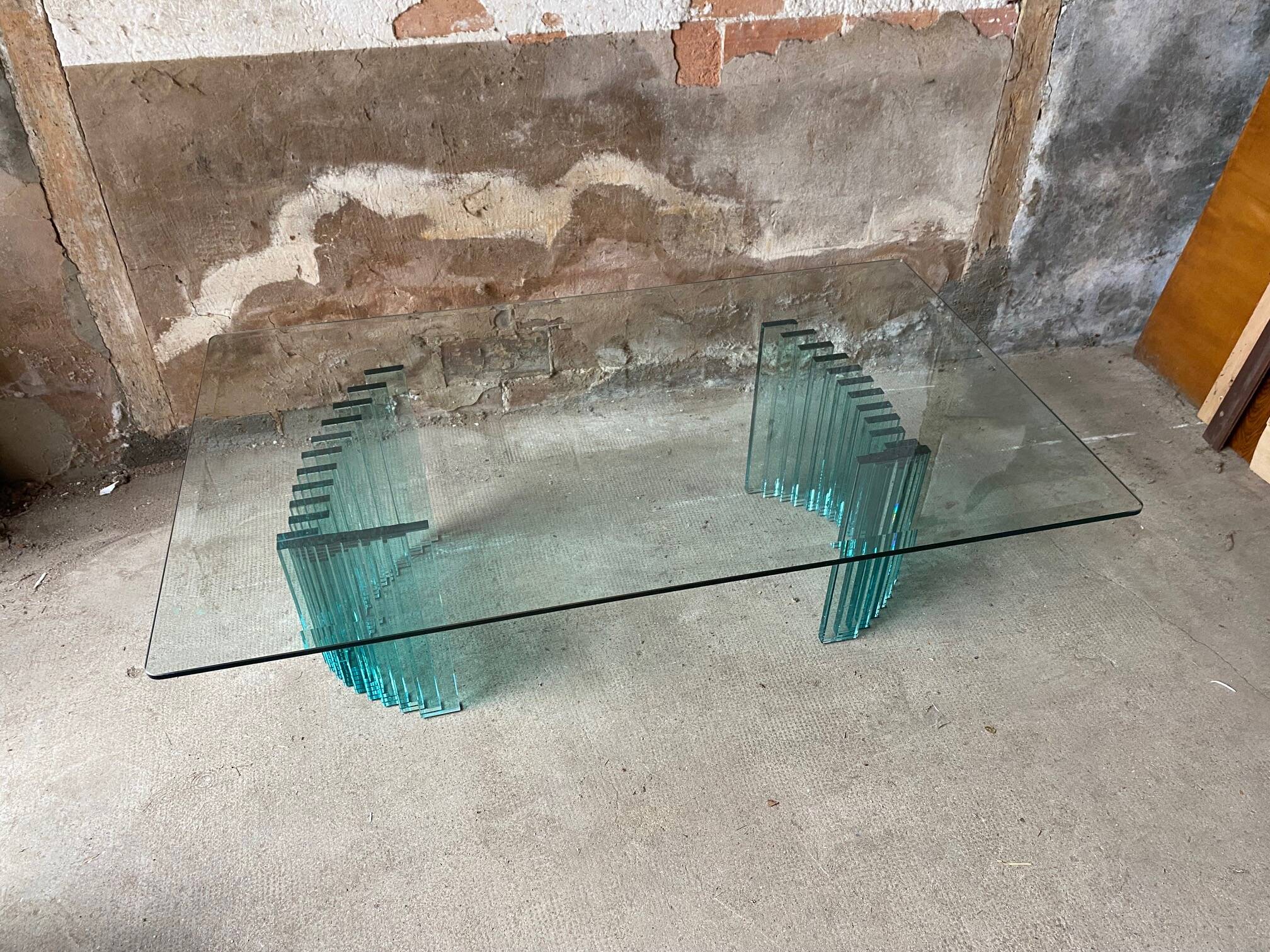 Table basse en verre teinté bleu an80