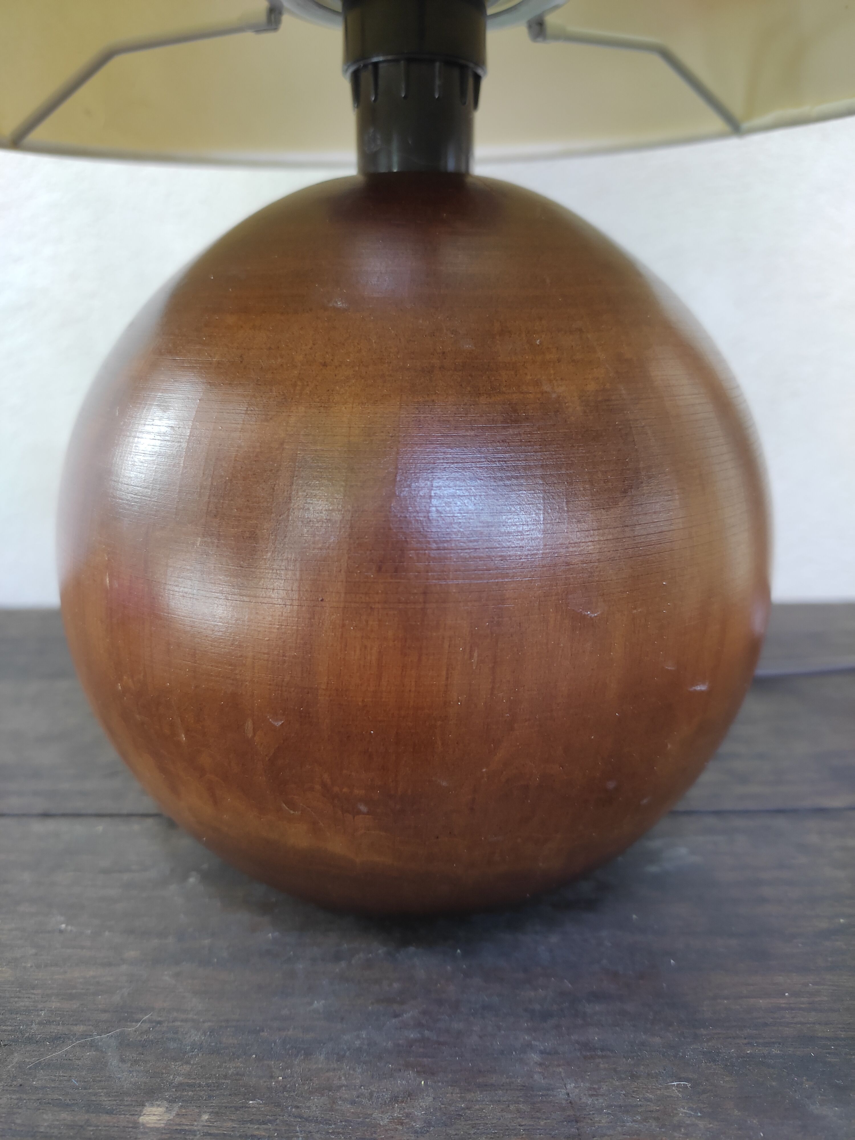 Wooden ball lamp
