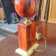 Lampe vers 1970 en fer et bois laqué ainsi que bronze