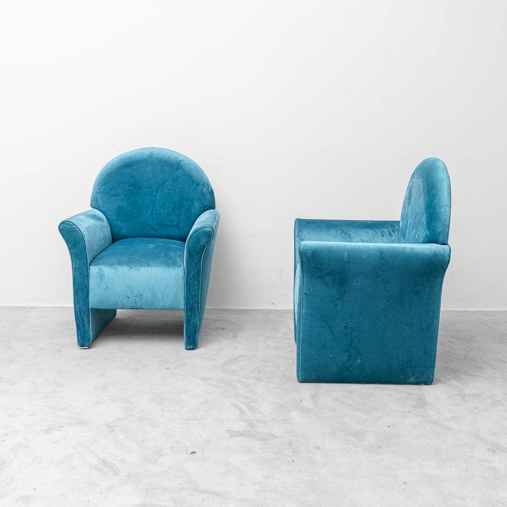 Paire de fauteuils en velours bleu vintage des années 1970 modernisme