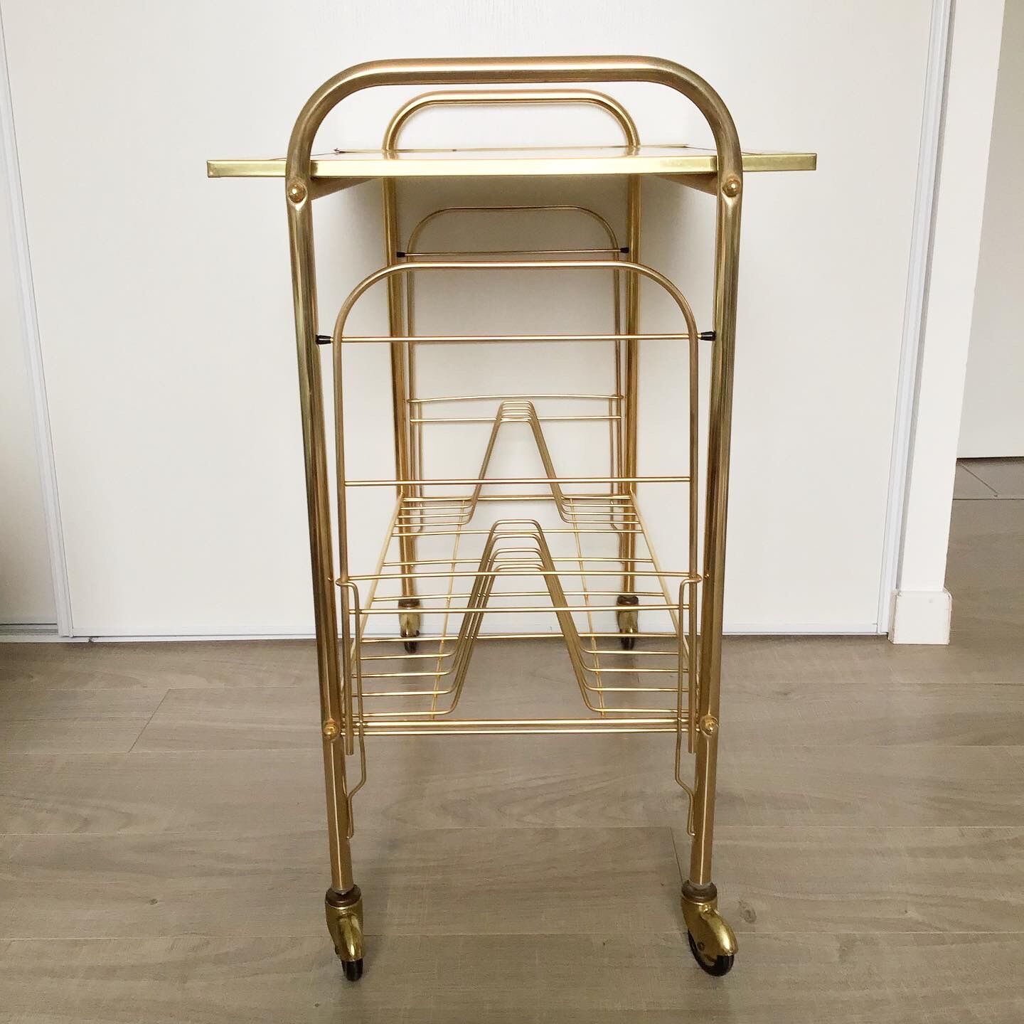 Vinyl service with vintage extensions