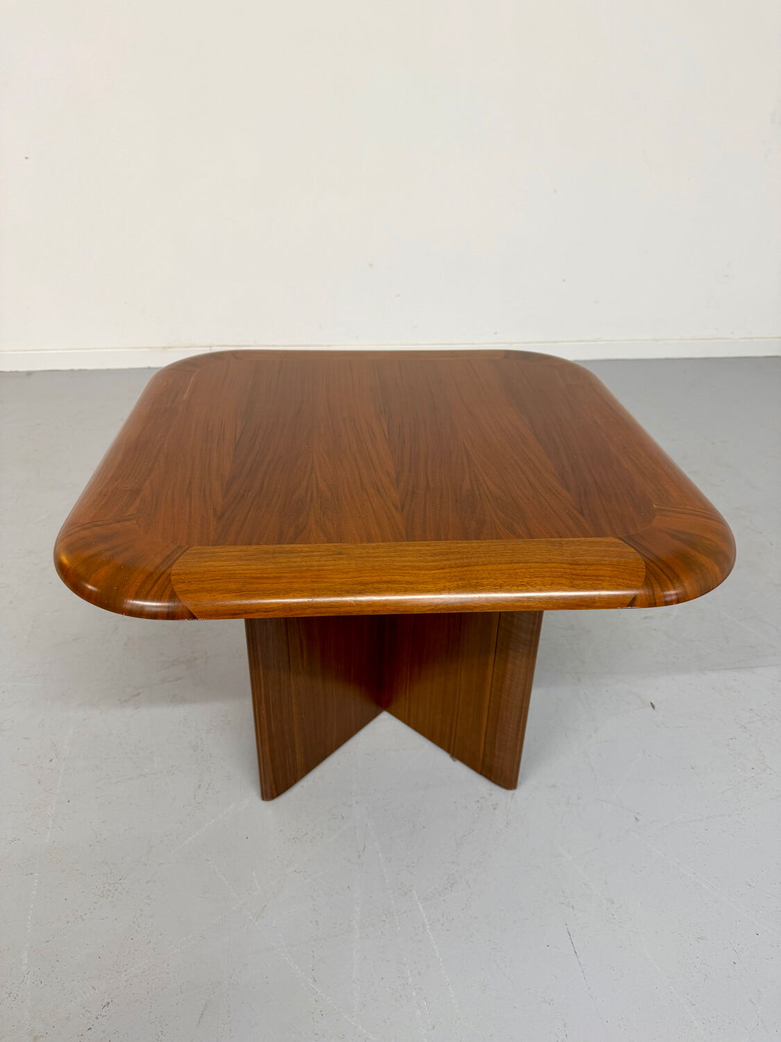 Small Scandinavian design coffee table from the 70s, vintage Hohnert.