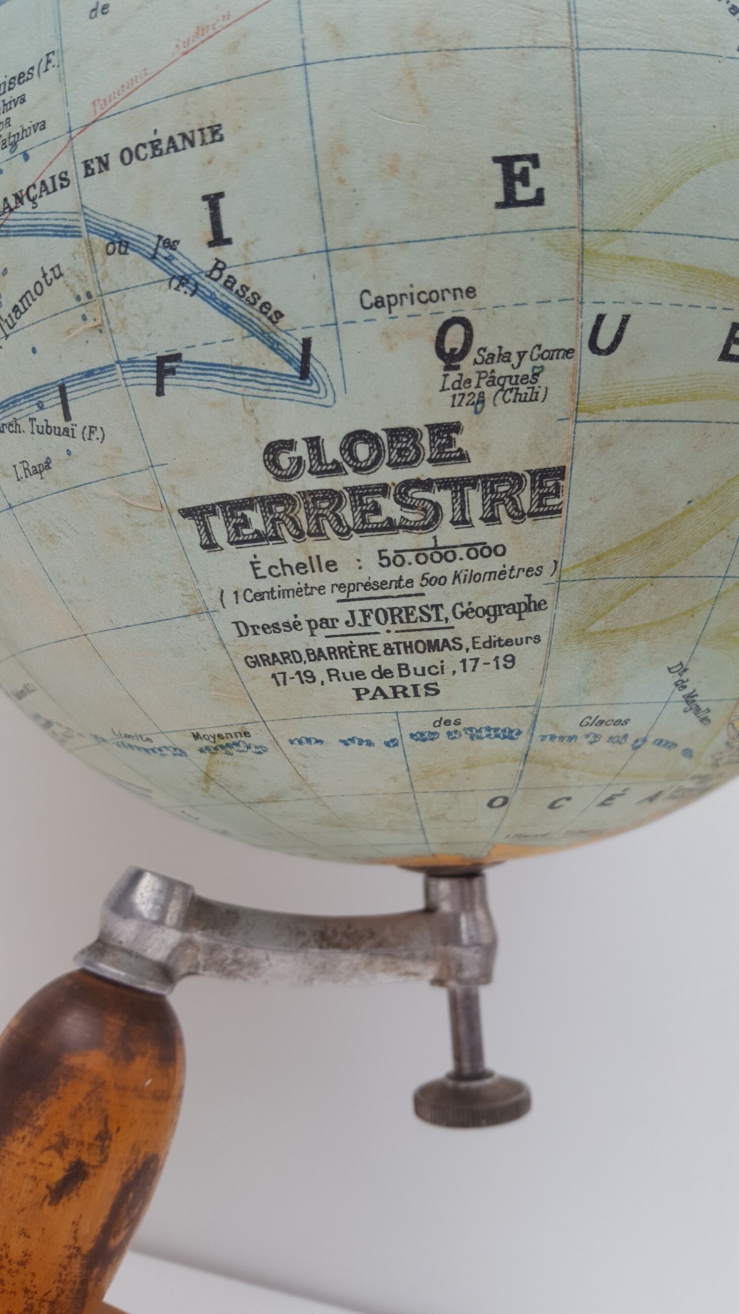 Terrestrial globe