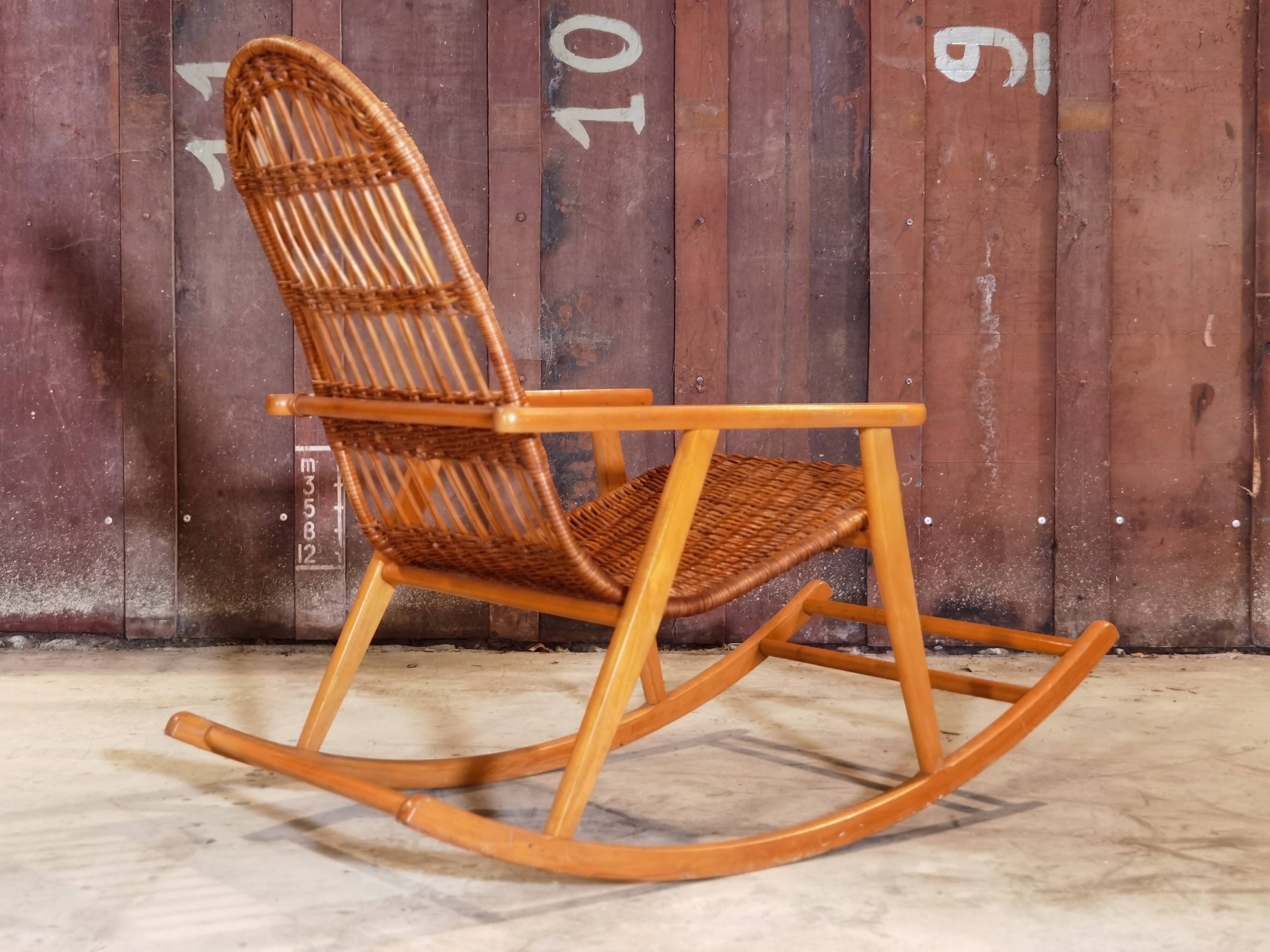 Rocking Chair Rotin and Uluv Wood