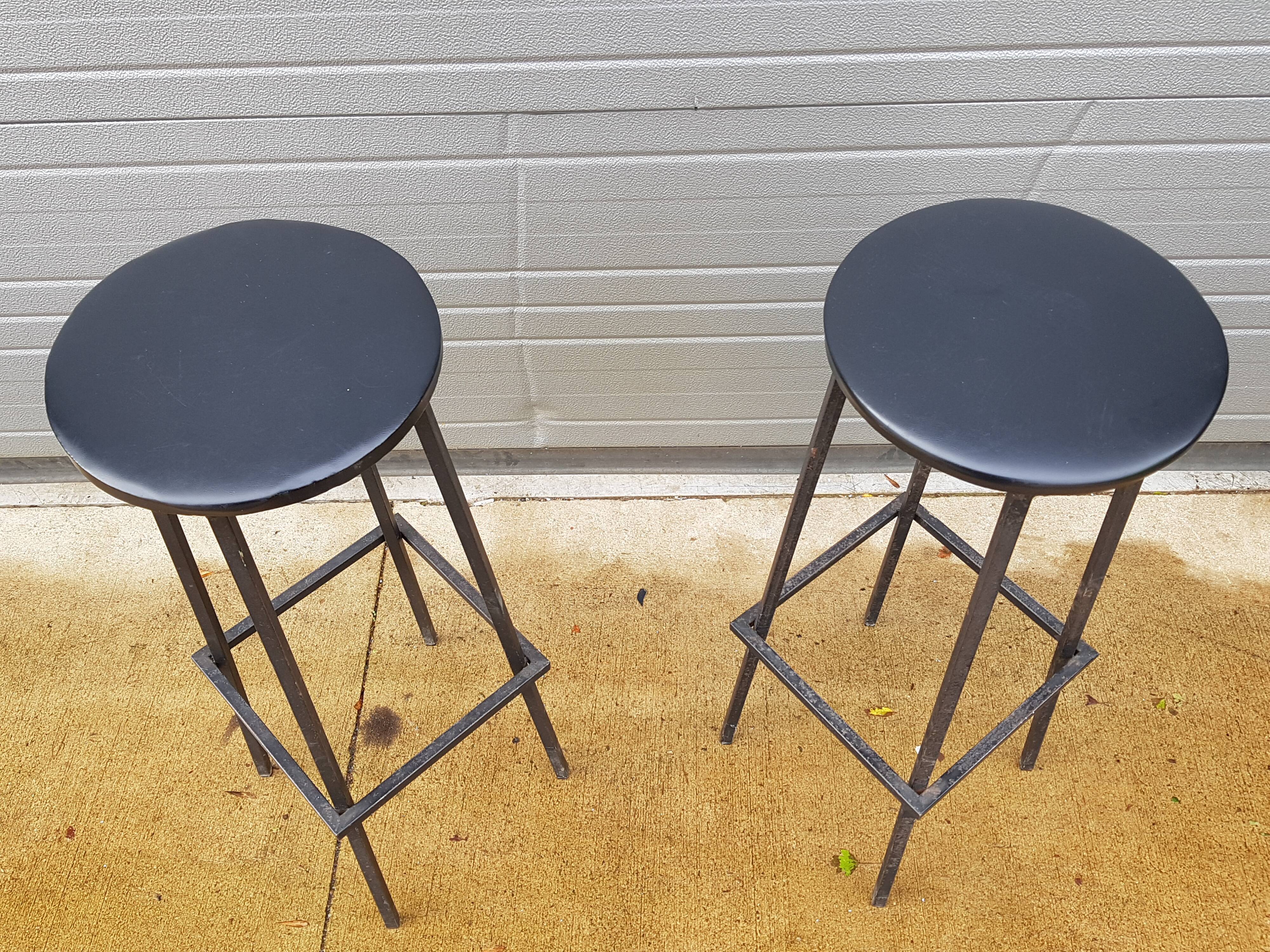 Set of 2 metal stools