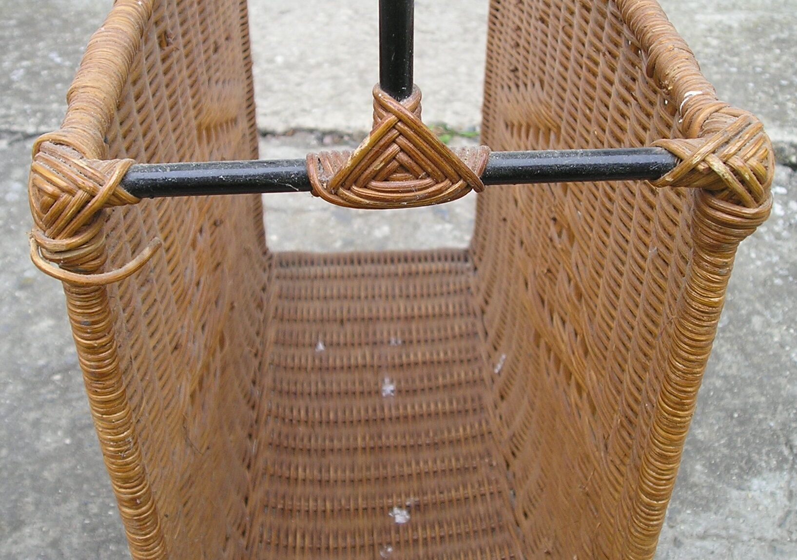 Door magazines in wicker and metal, vintage 60s - 70s