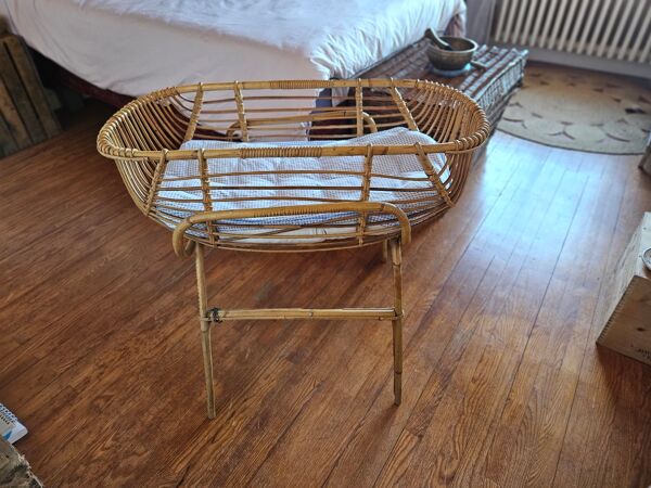 Berceau couffin ancien en bambou
