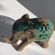 Éléphant en laiton doré et patine verte vintage