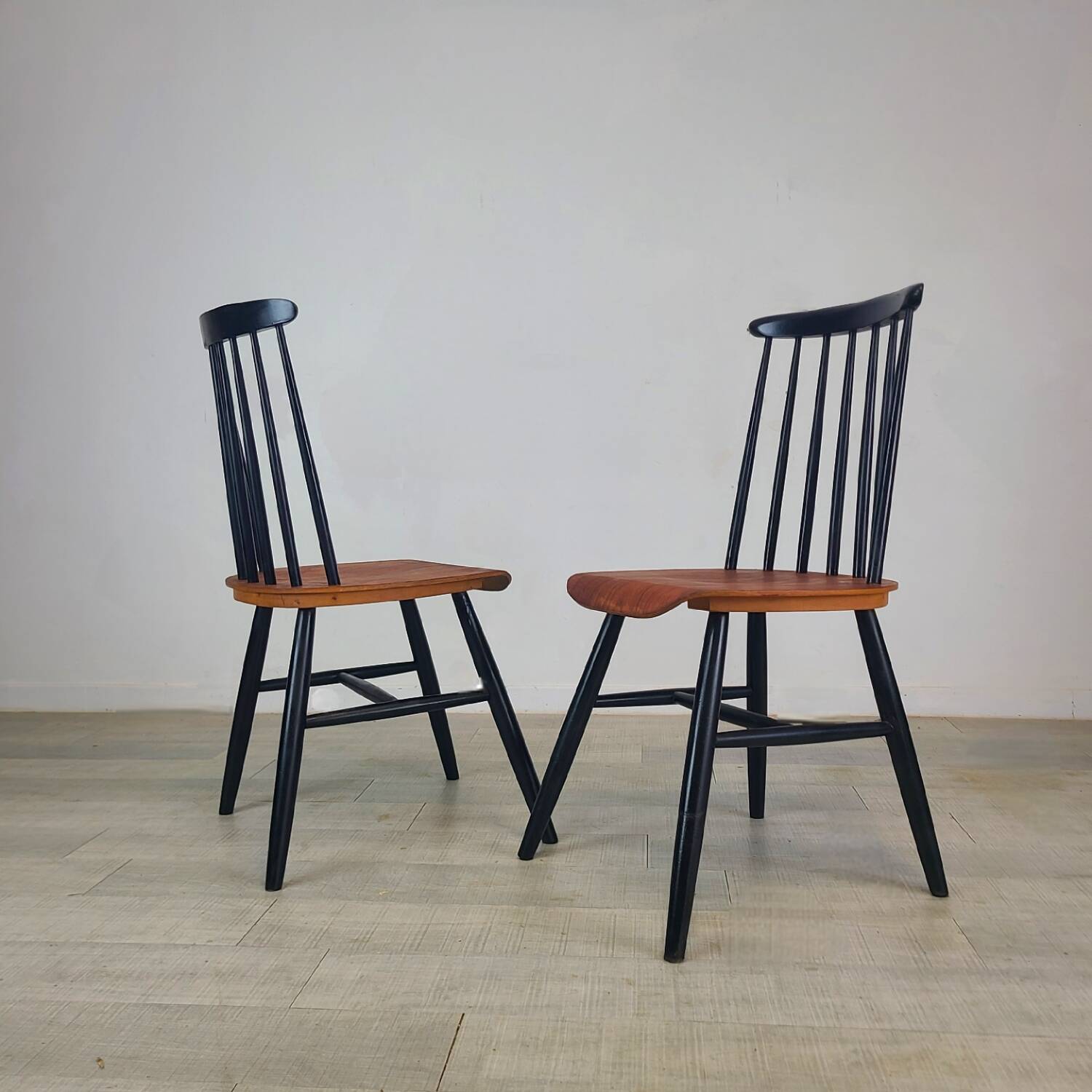 Fanett chairs design Ilmarii Tapiovaara vintage Scandinavian