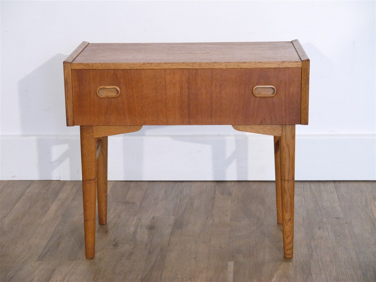 Chevet vintage scandinave en teck 1960