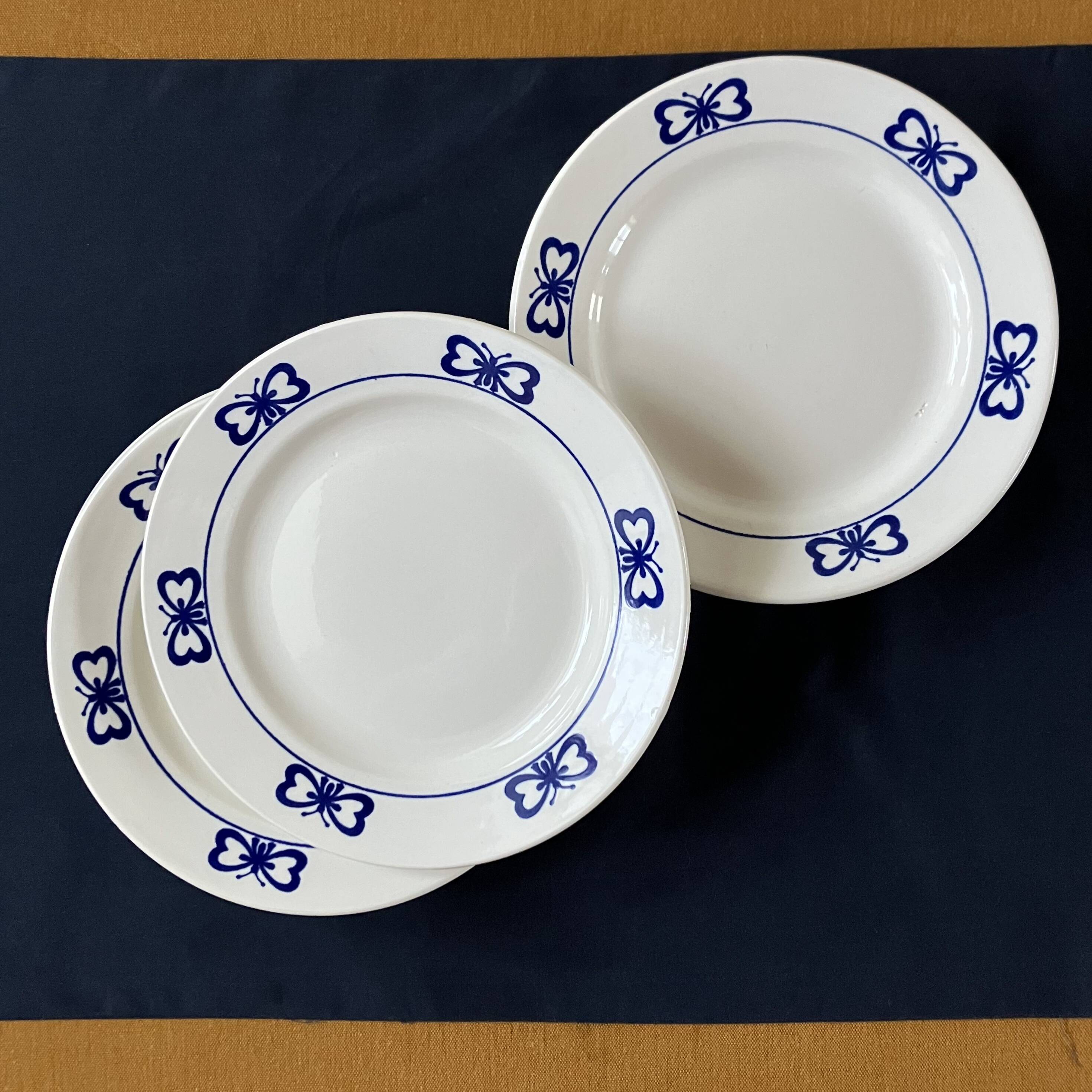 Set of 6 white and blue porcelain dessert plates with butterflies