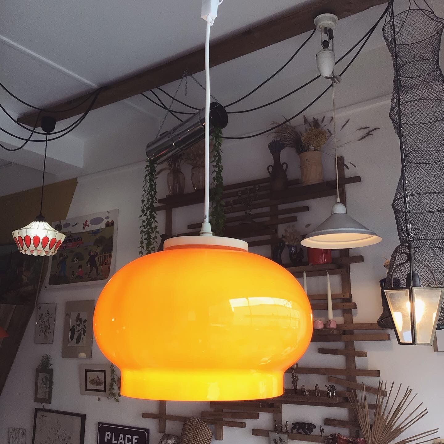 Orange opaline suspension