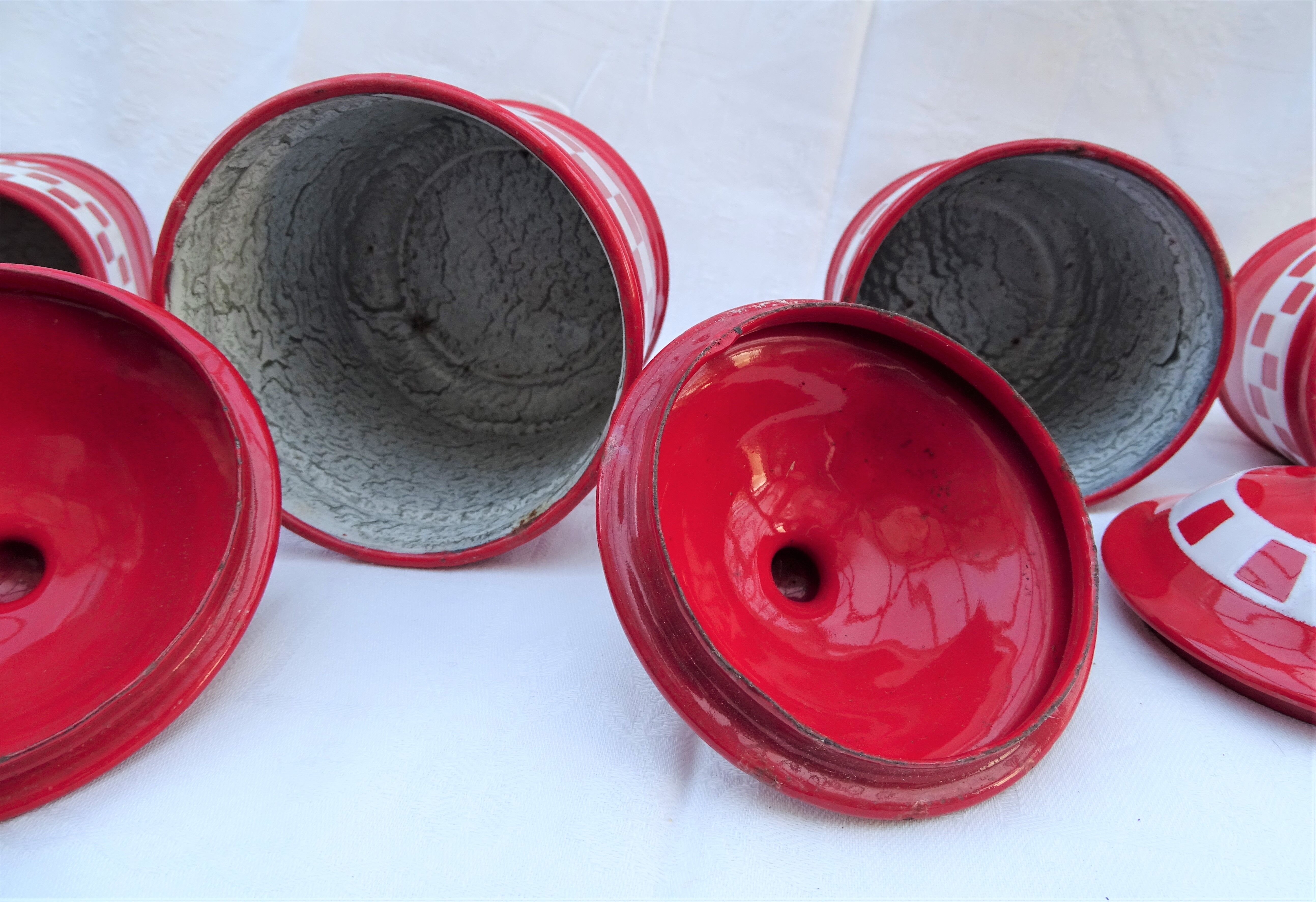 Ensemble de pots de cuisine en fer émaillé rouge